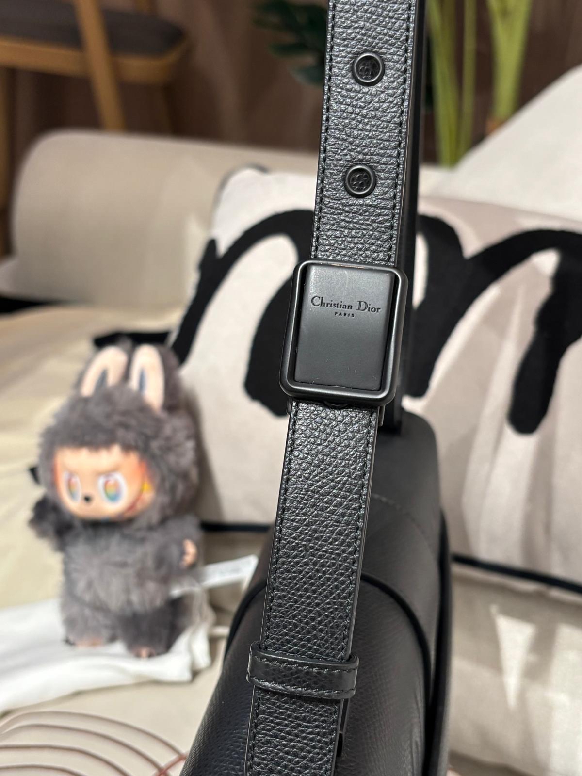 未使用品 Dior 30 Montaigne so black 粒面牛皮 100%Authentic ,未使用品  ✅ certificate ✅塵袋✅BOX