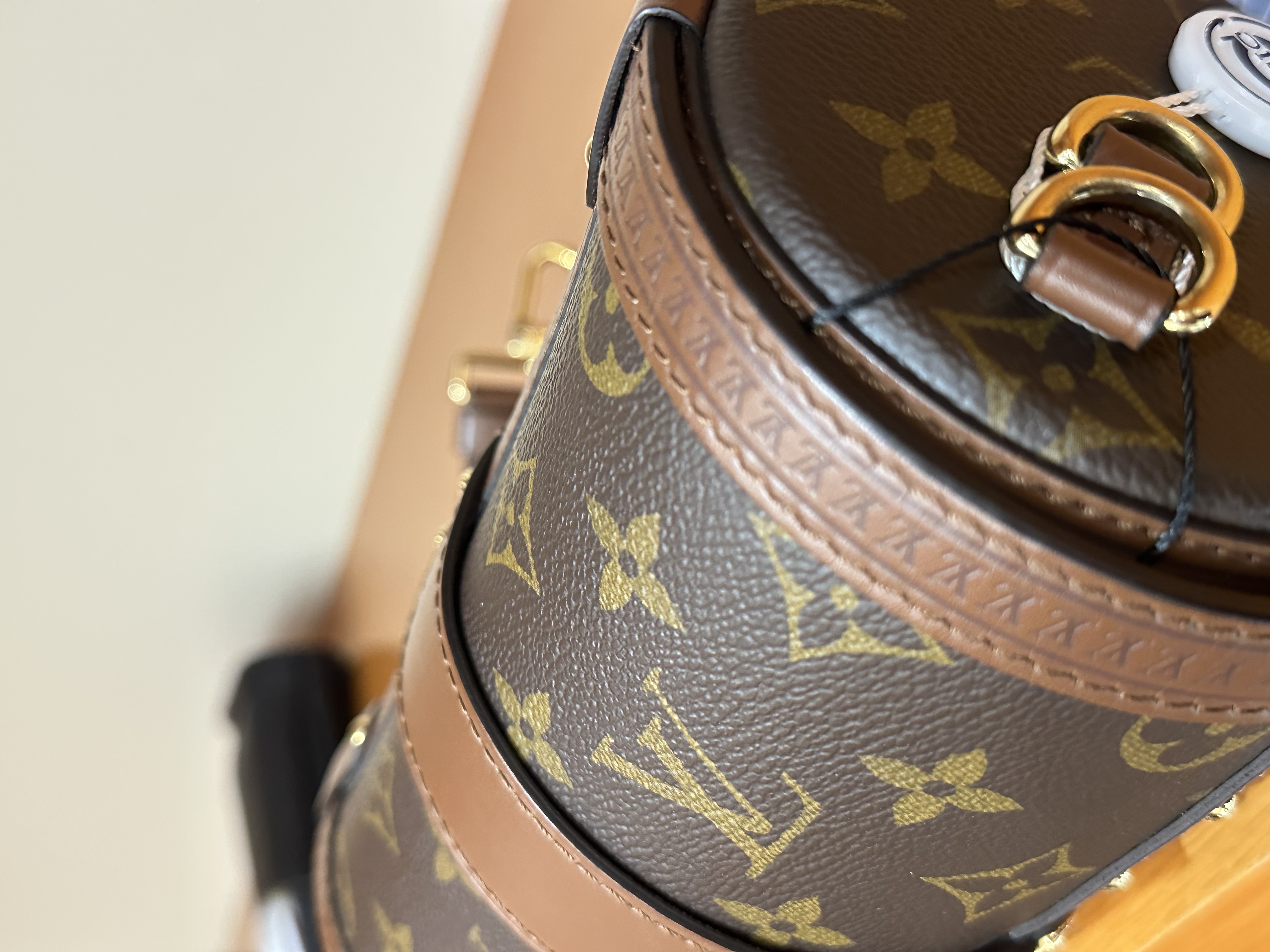 直播貨品 |  [1個-$100 2個-$300］HH08