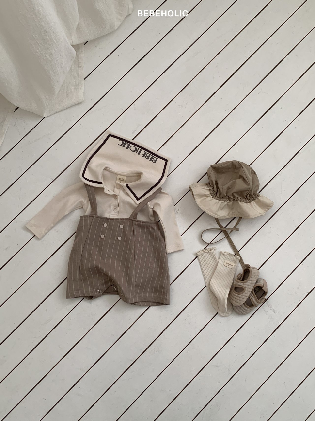 🌸預訂 韓國直送🌸🇰🇷BEBEHOLIC三色縫線條紋吊帶連身褲