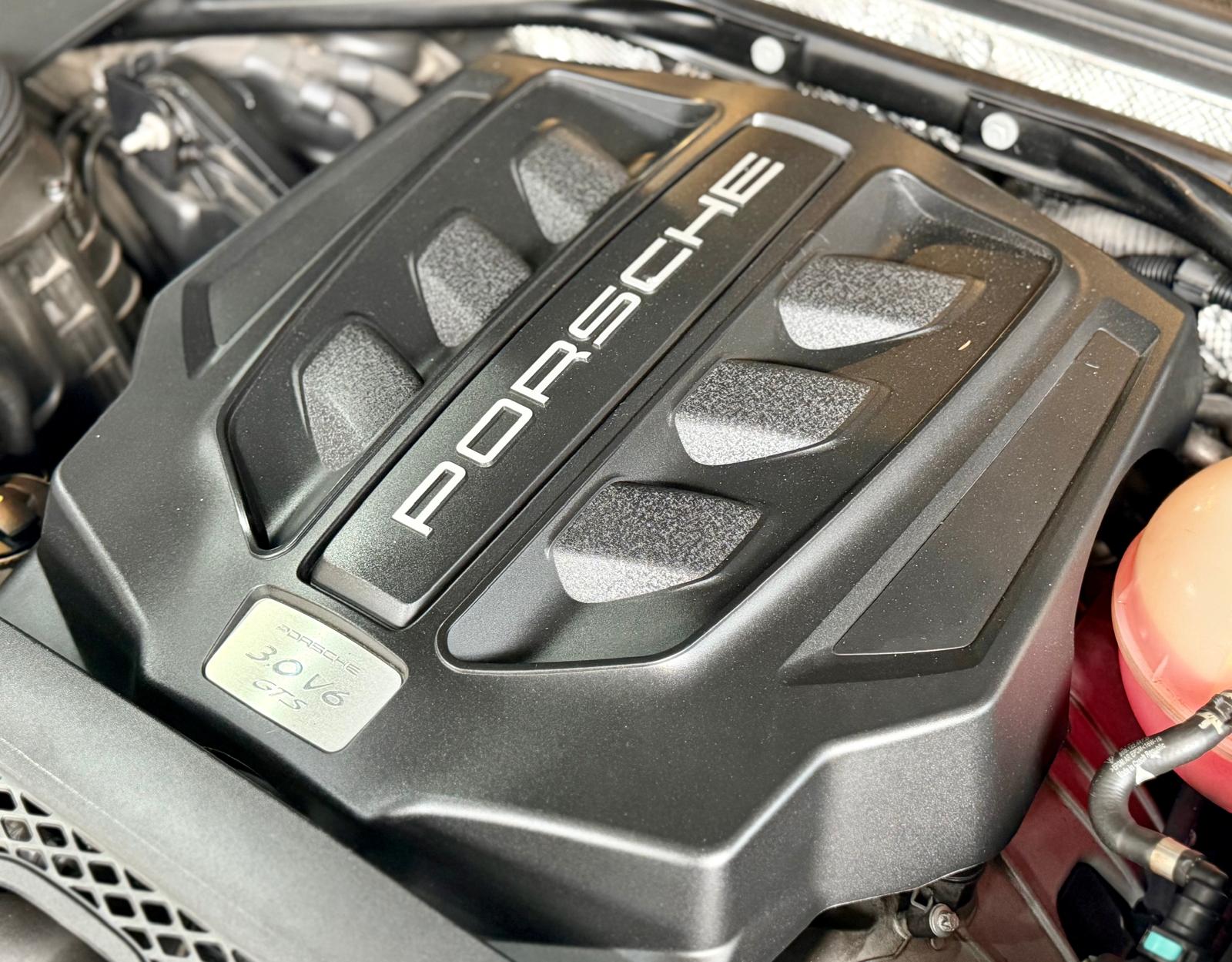 Porsche Macan GTS 2016