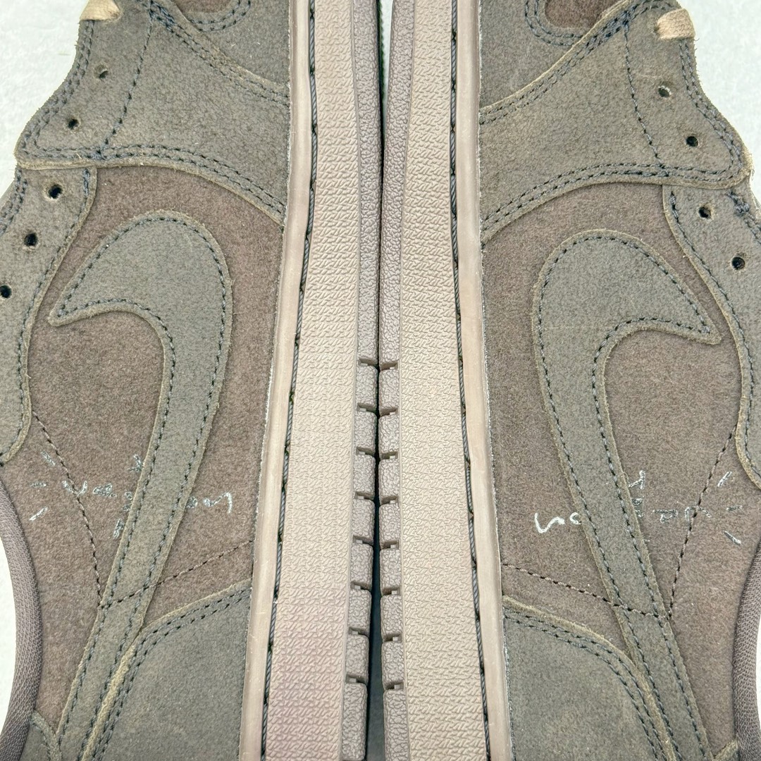 Air Jordan 1 x Travis Scott 'Velvet Brown and Dark Mocha' DM7866-202
