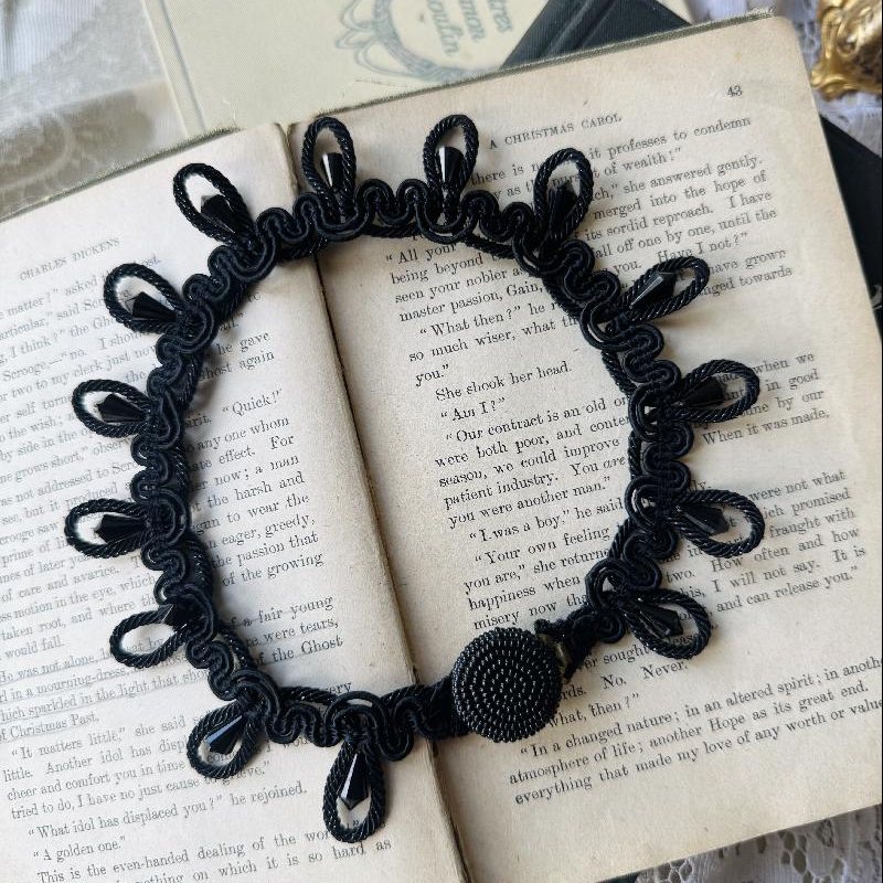 Vintage German Gothic-Inspired Glass Bead Embellished Choker(NZ078)