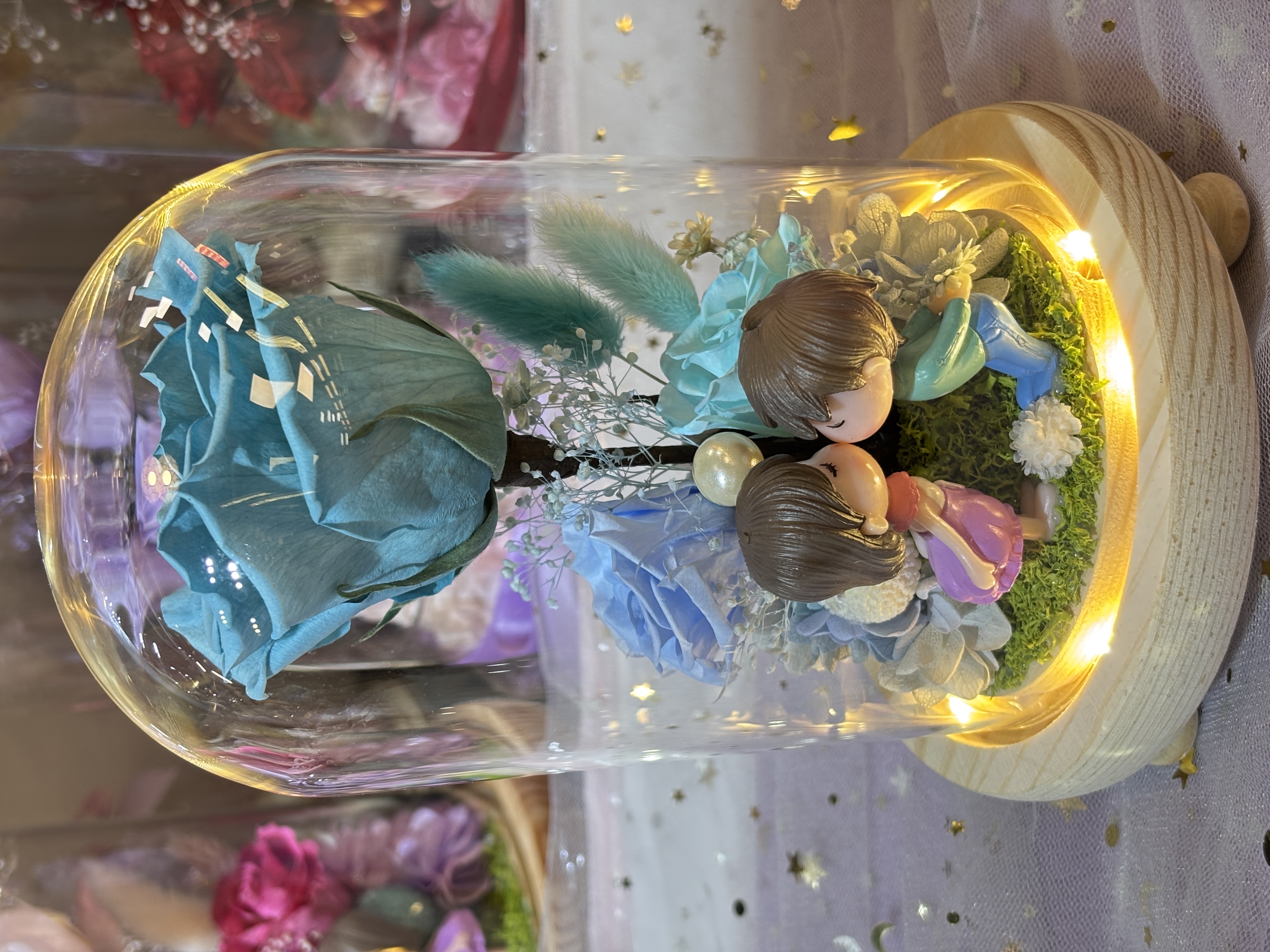 客人訂製永生花藍（有燈，可選不同款式公仔，底坐直徑12cm;總高18cm）