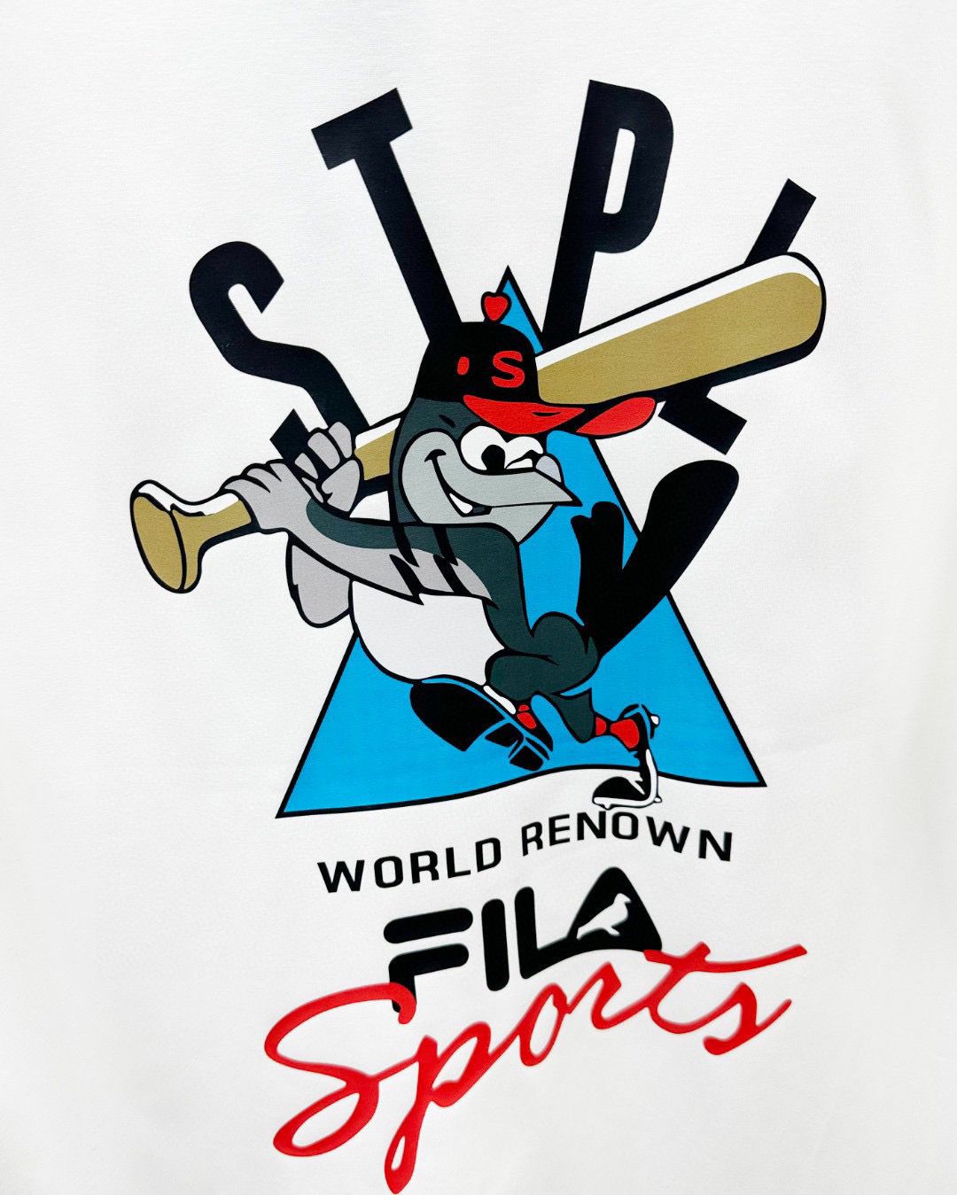 $195件。2件起$185件。FILA棒球主題系列印花短袖T恤