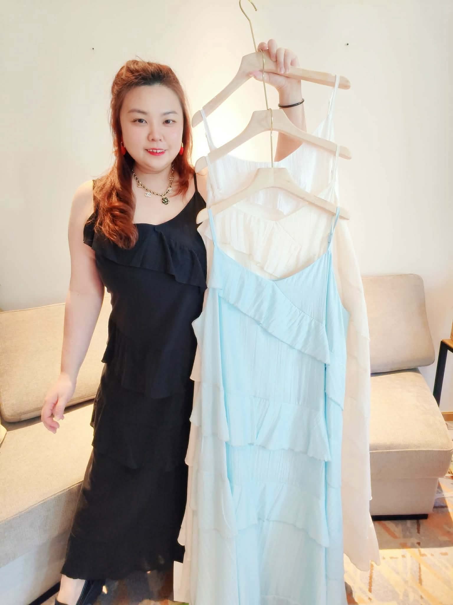 YPA01 26057 螺纹垂感荷叶吊带礼服连身裙