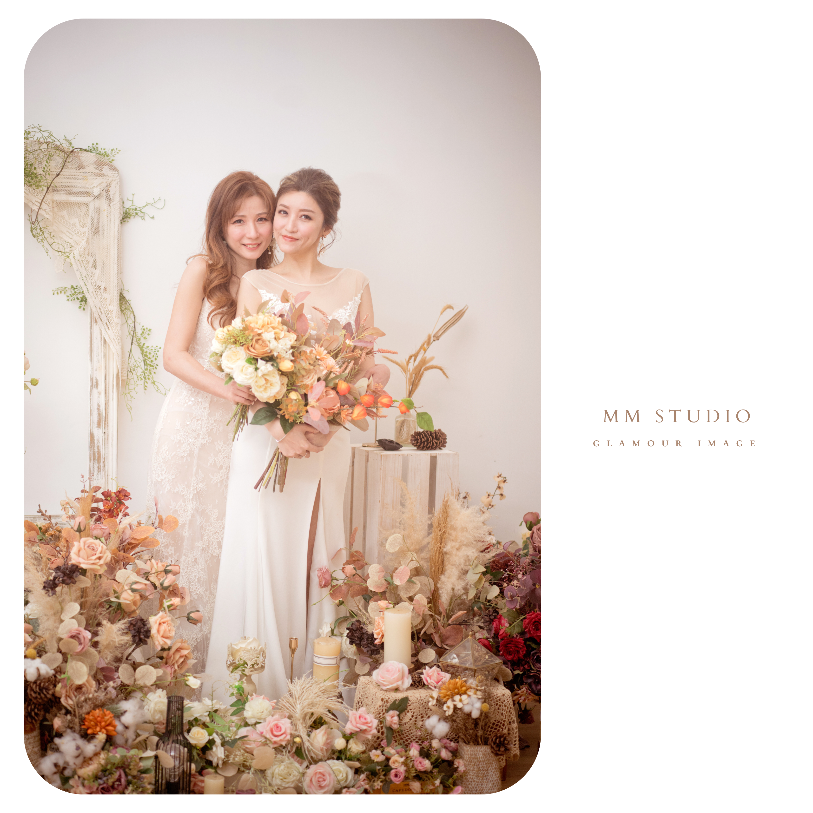 【閨蜜攝影套餐】PACKAGE FD Studio B 專業室內拍攝 | 含妝髮設計及精修照片 | 紀錄最美友誼 - Glamour Image