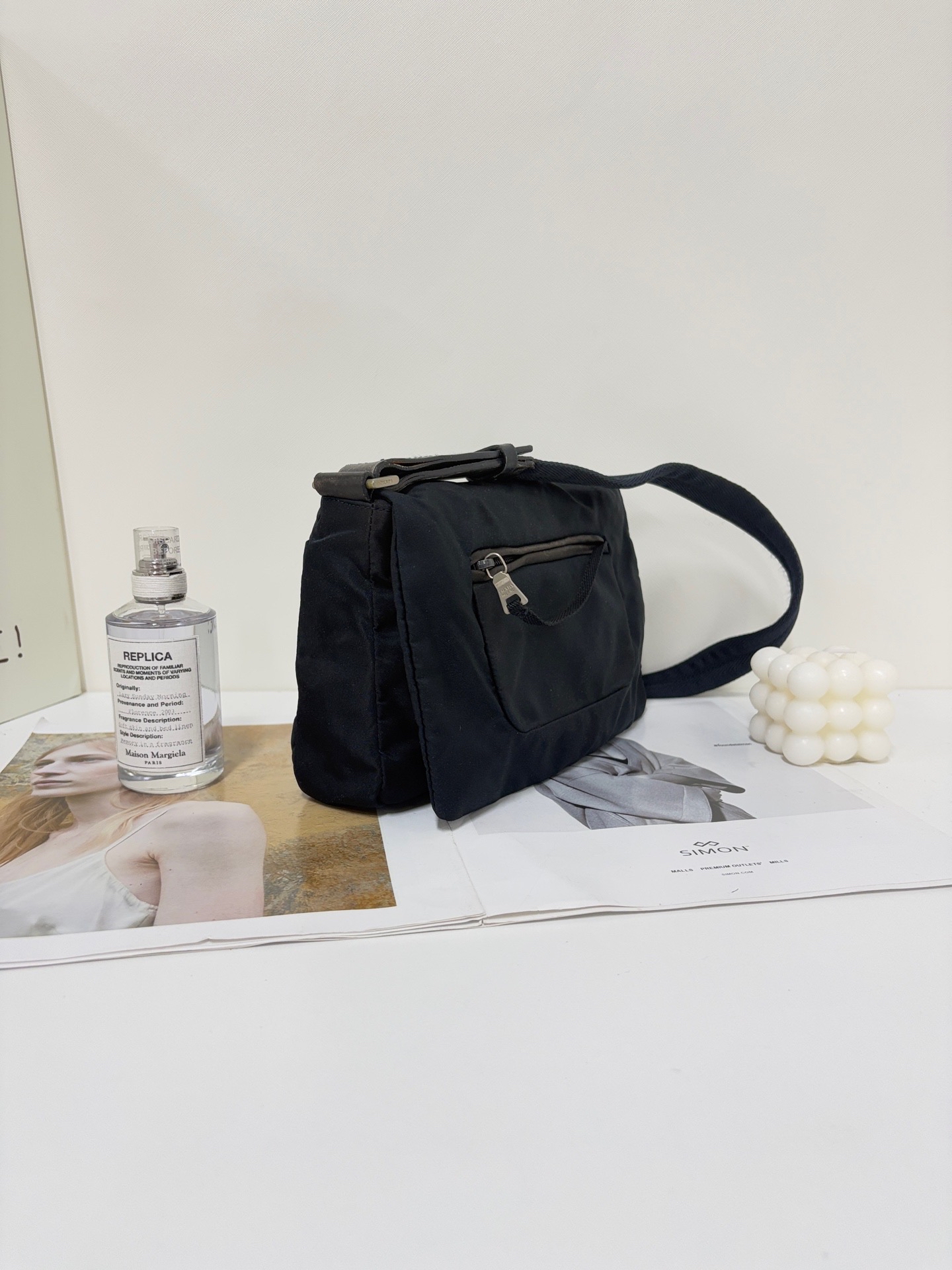 【預訂貨品】prada黑色尼龍郵差包