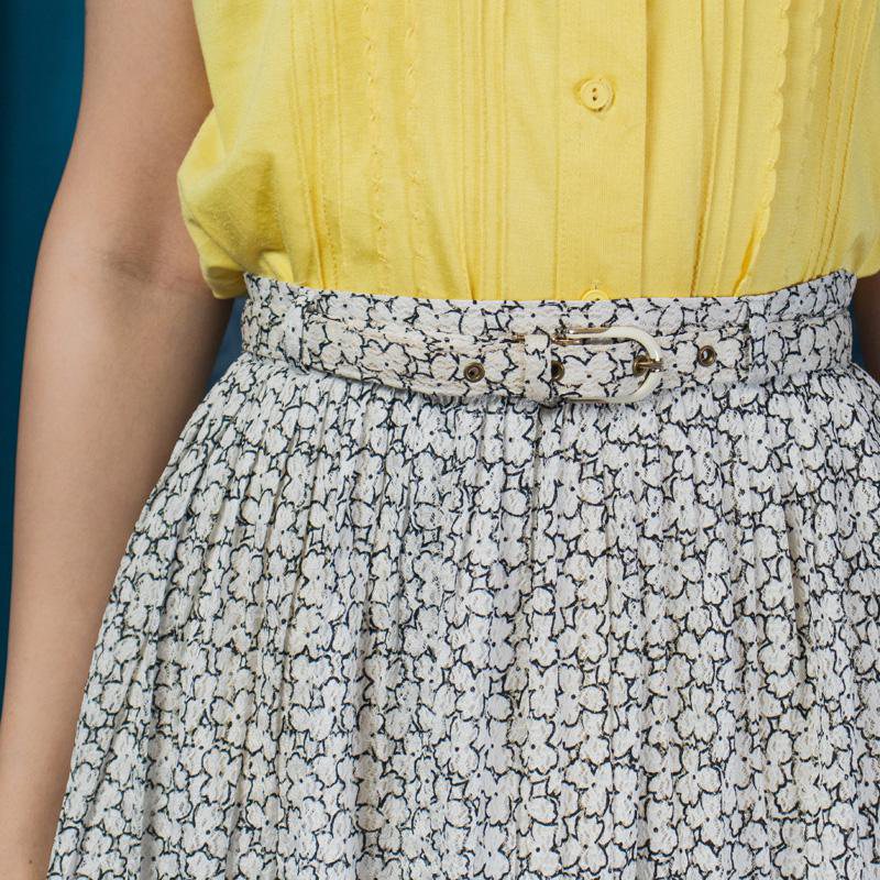 Vintage Japanese Blank and White Floral Lace Skirt with Original Belt (NA0723)