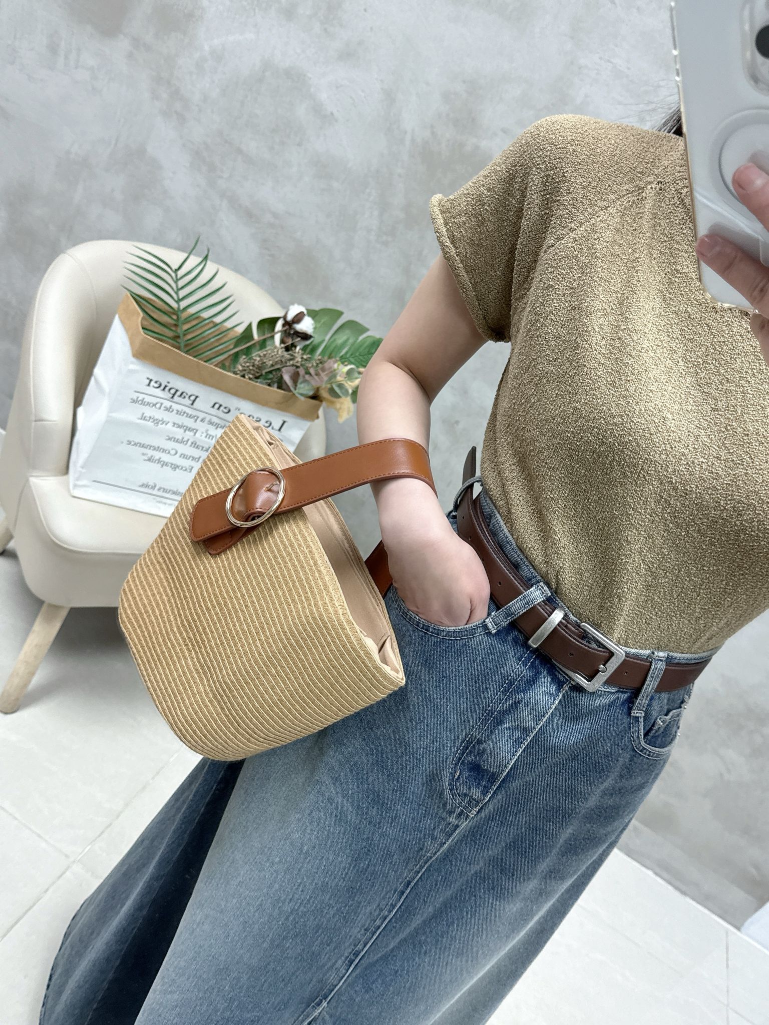 A09 捲邊凈色針織Top