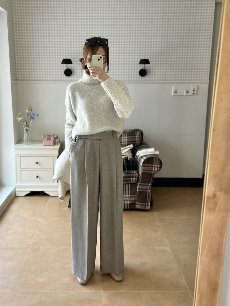 Warm-Tone Buckle Drape Slacks (Oat)