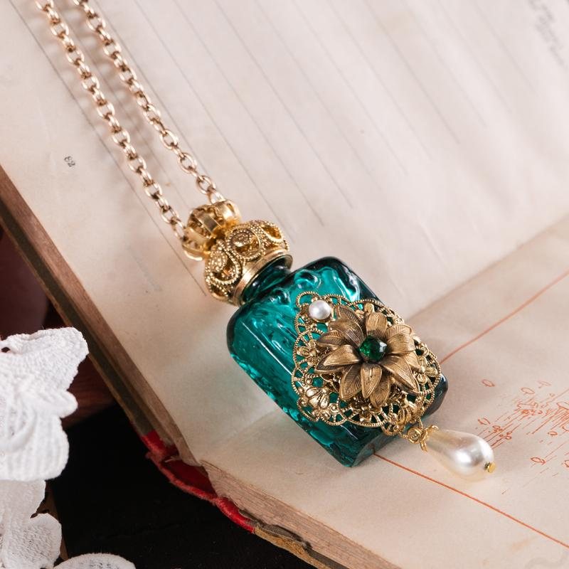 Vintage 3D Embossed Floral Emerald Green Glass Pearl Dangle Purse Perfume Bottle Necklace - Recomposed New Old Stock(MZ001-13)