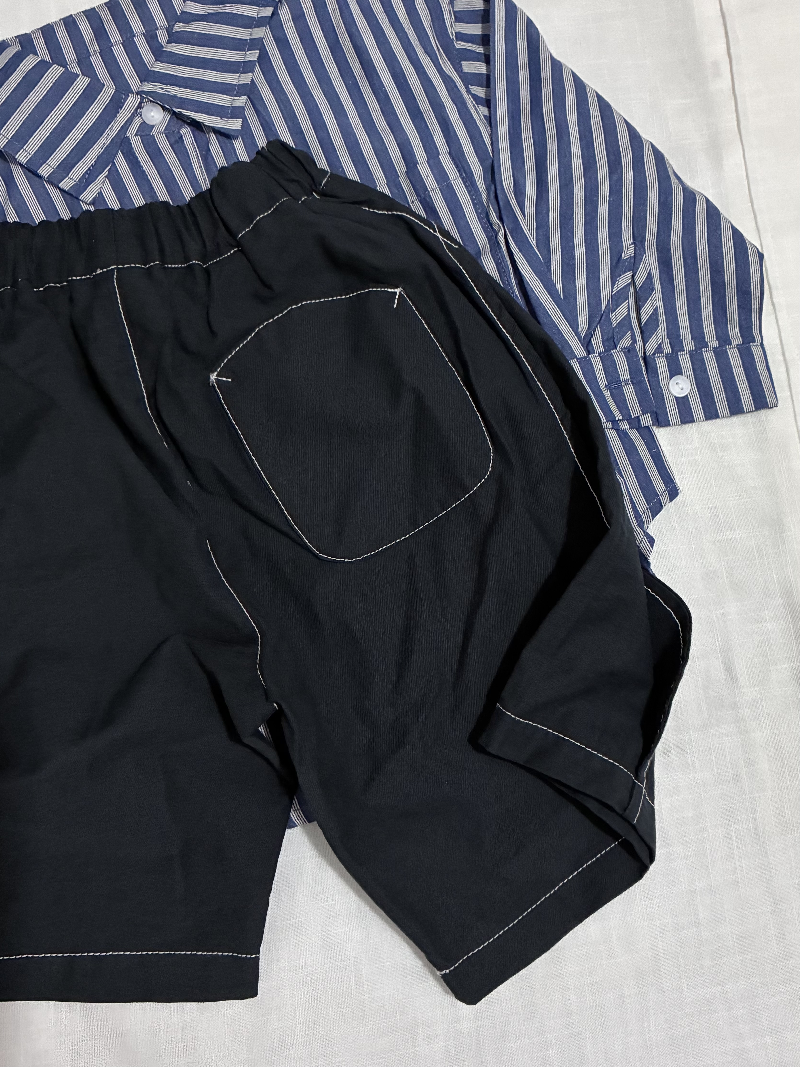 深藍色牛仔撞色線中褲YX25018