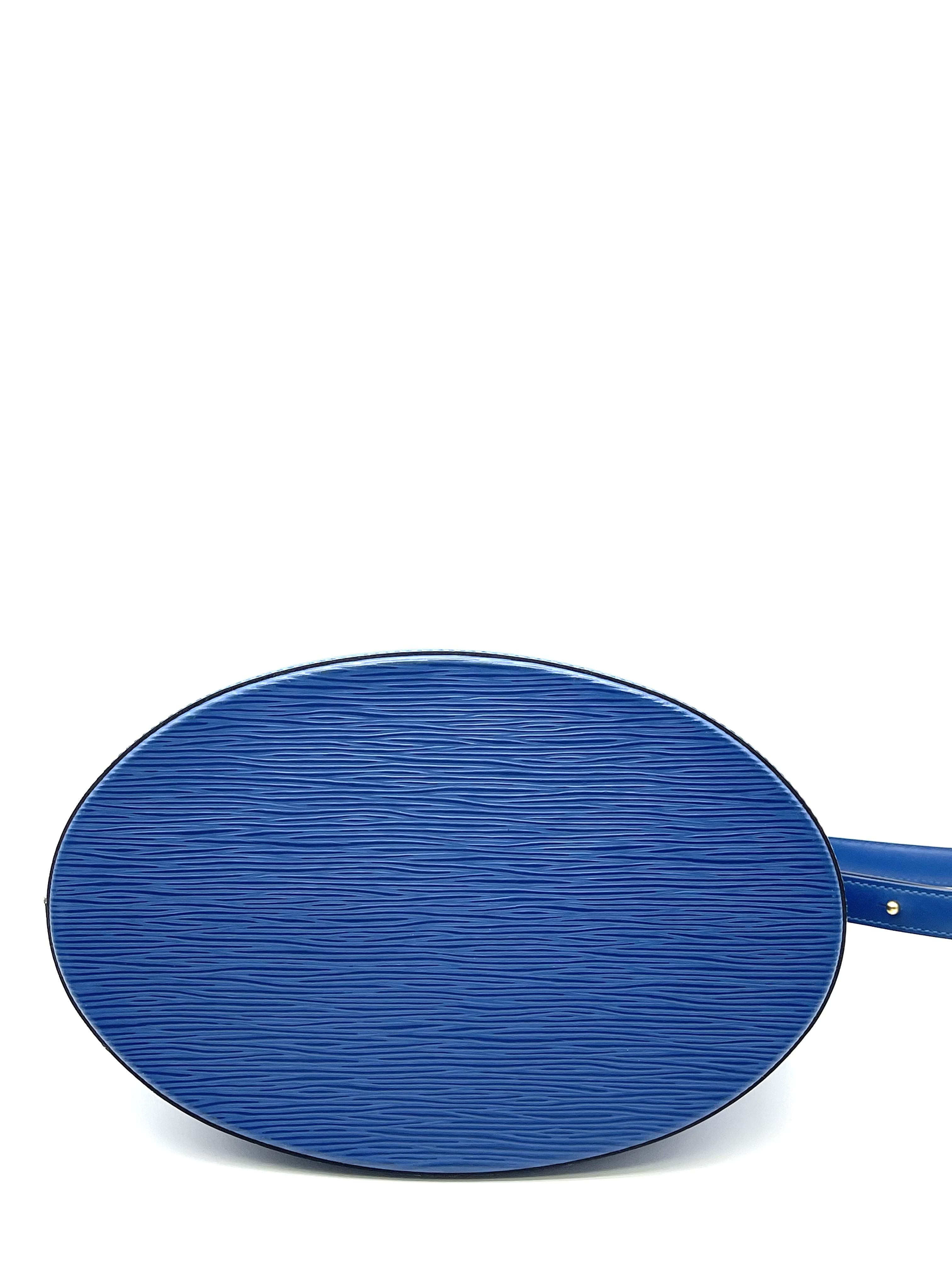 Pre-Owned LV Bucket Navy / Product Code: 26042603