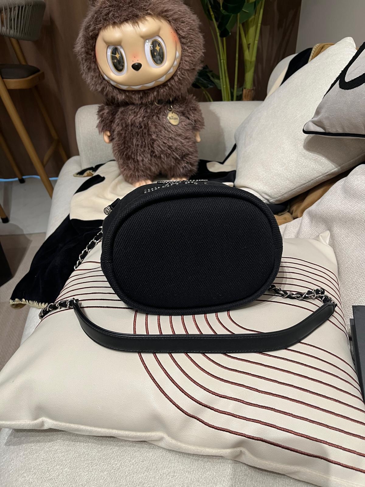 Chanel DEAUVILLE drawstring bucket bag ,black ,98%new ✅card✅dust bag✅box 