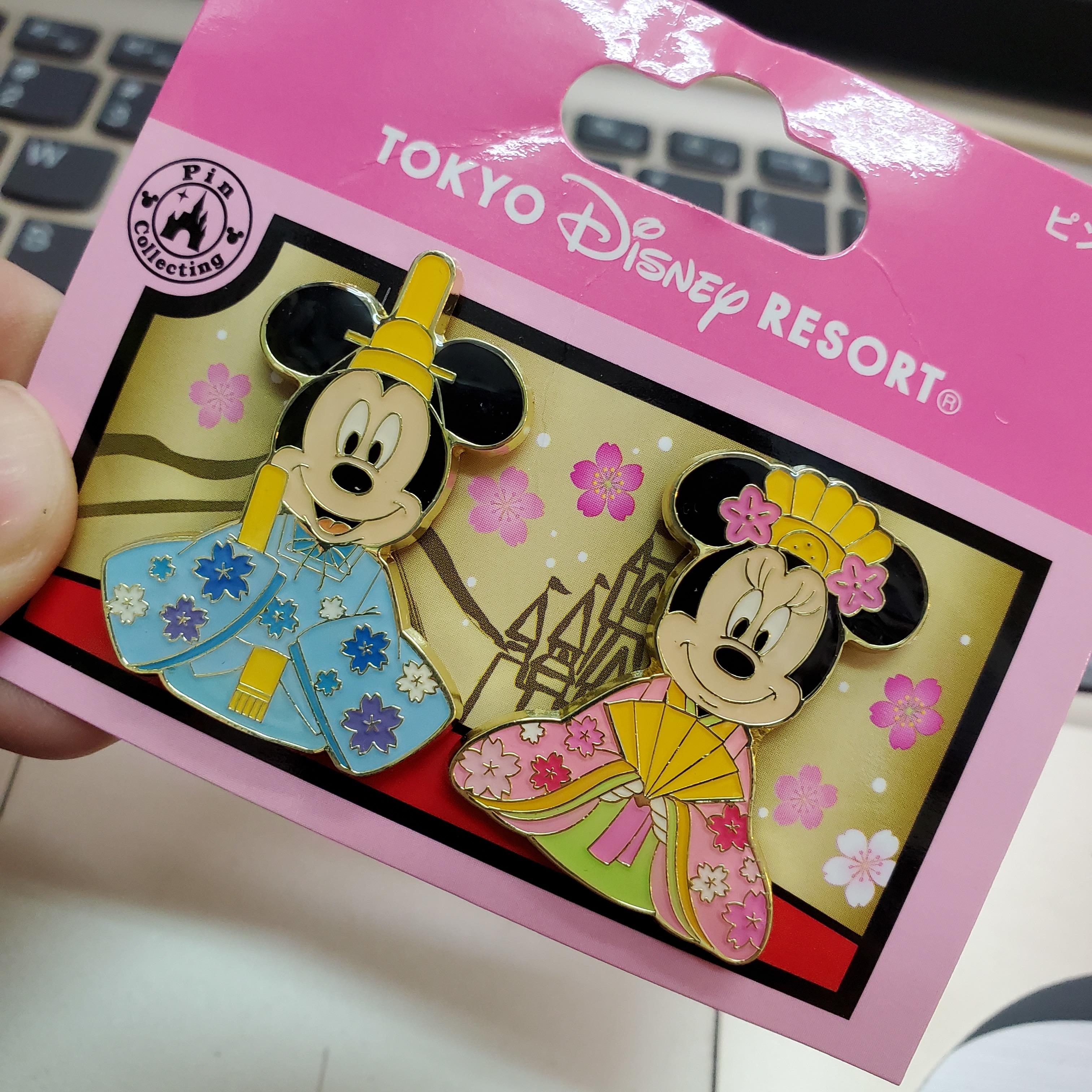 [現貨] [東京迪士尼樂園] 米奇米妮 徽章 {TF210410A}