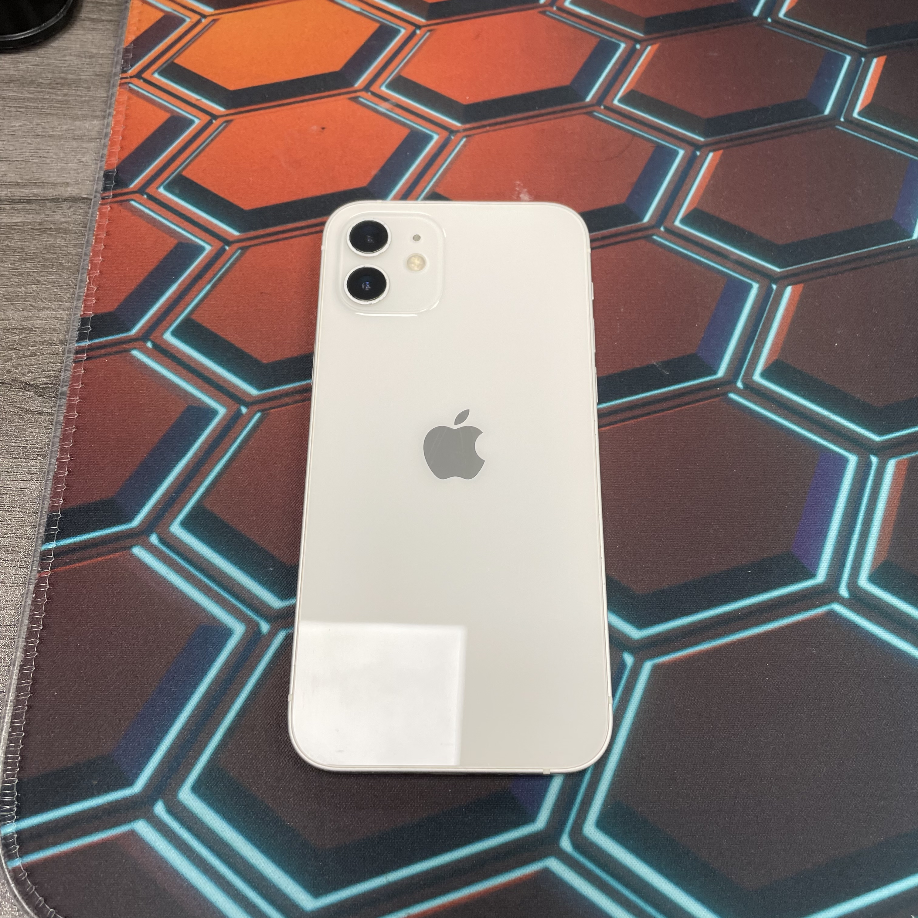 *6820 12 超靚機 128GB 電83 白色 white
