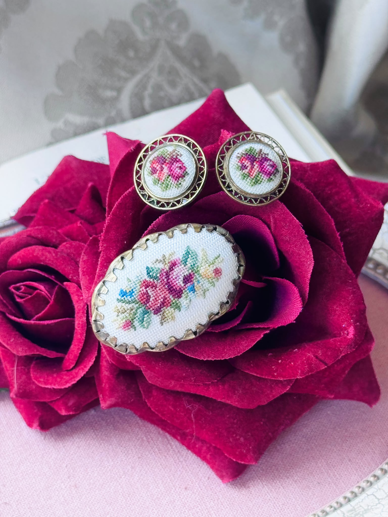C.a. 1950s Stamped "Made in Austria" Petit Needlepoint Clip Earrings & Brooch Set (NZ115)