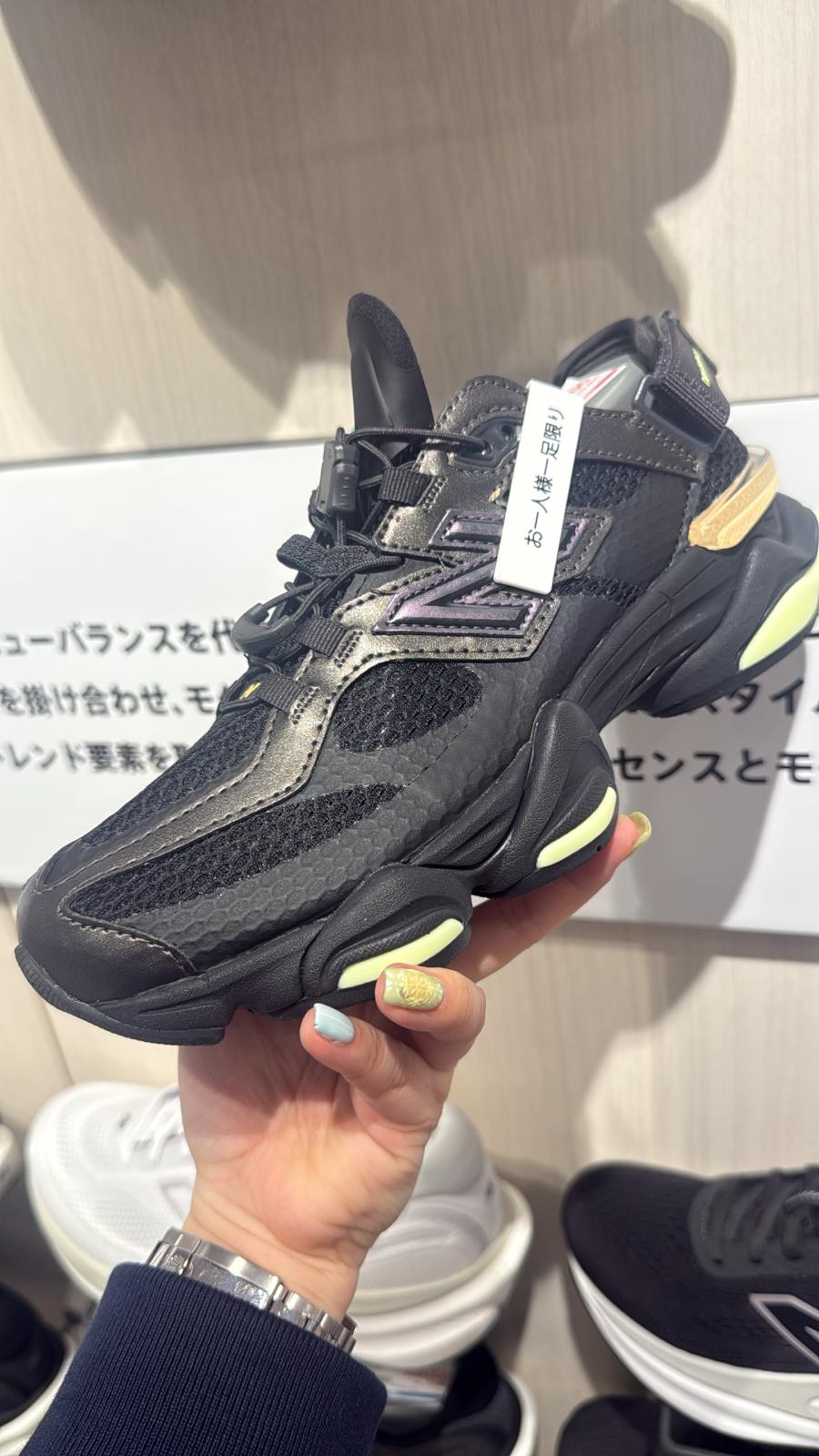 哇🤩日本限定呢對new balance 涼鞋官網斷曬貨！呢度有哦！ 每色一人限購一對！🤣🤣 New balance u9060 灰/黑 灰色only jp26.5 cm 黑色jp 22.5- 28cm