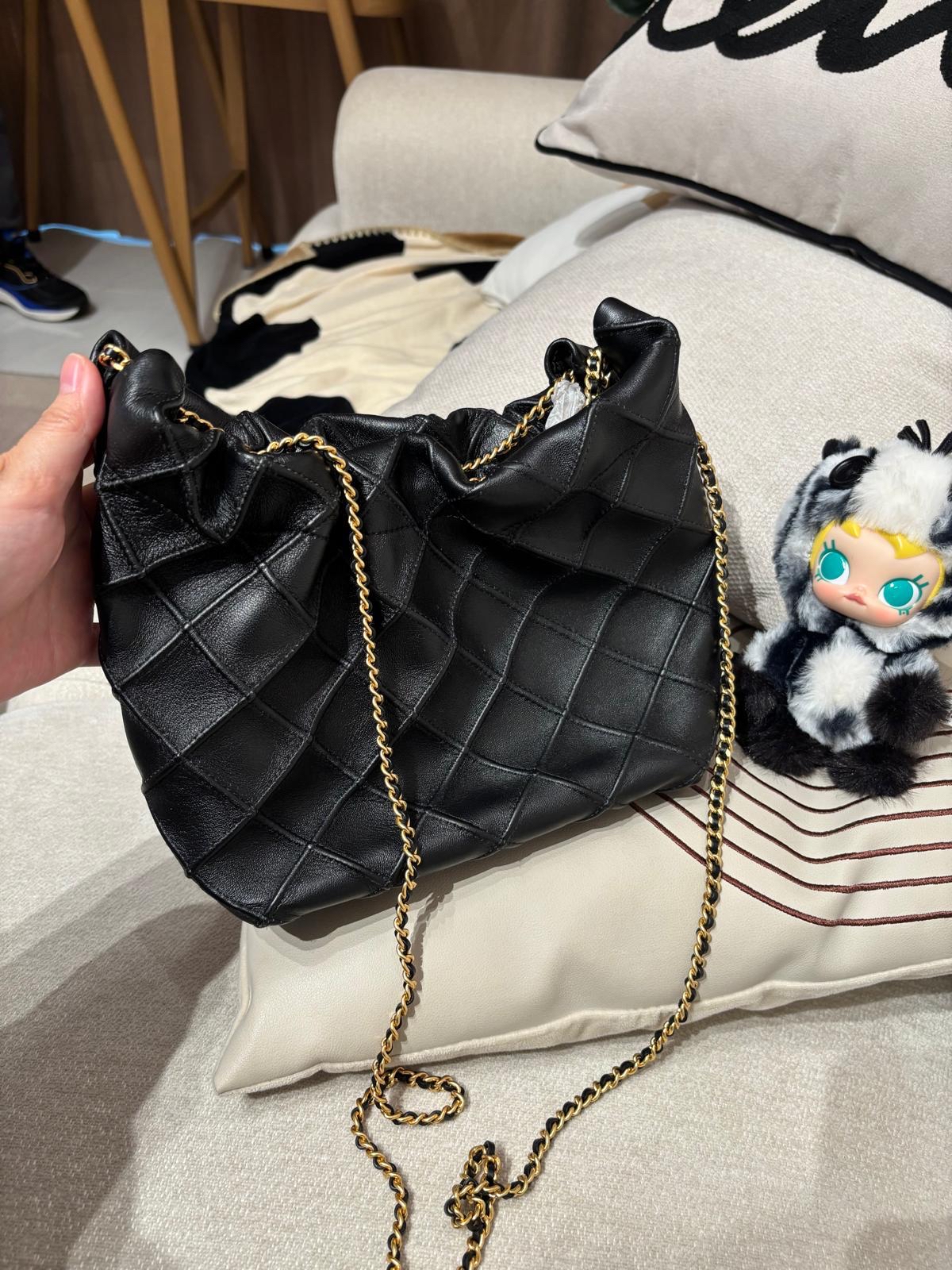 Tory Burch Chain Shoulder Bag Calfskin 100%Authentic, 99%New ✅Dust bag