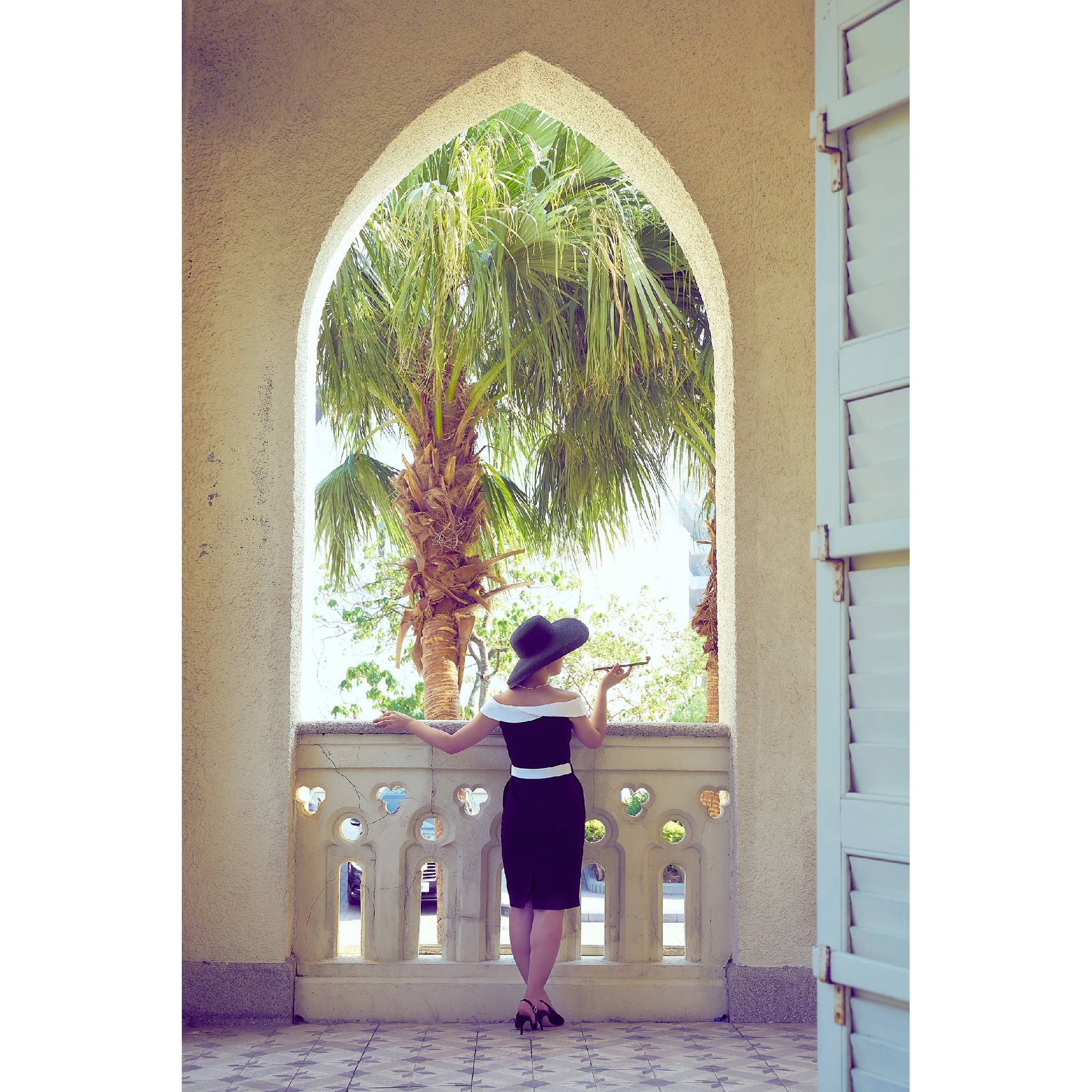 (Ready Made) Hollywood Black and White Off Shoulder Dress (FM050)