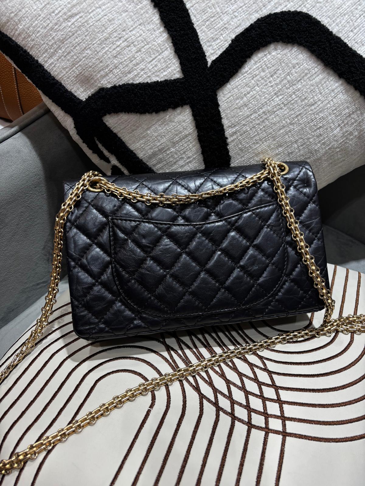 Chanel 2.55 Flap Bag Small 黑色金扣100%Authentic, 95%New ✅Card ✅Dust bag✅Box