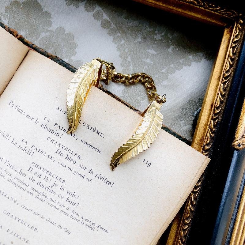 Vintage Golden Feather Leaf Sweater Clip - Patented design(MT1737-2)