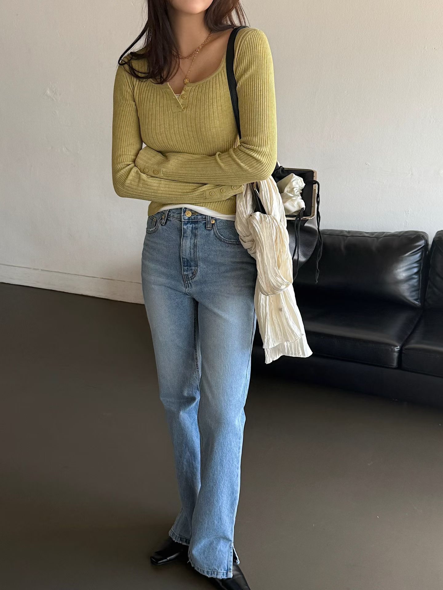 Elegant U neck knit top
