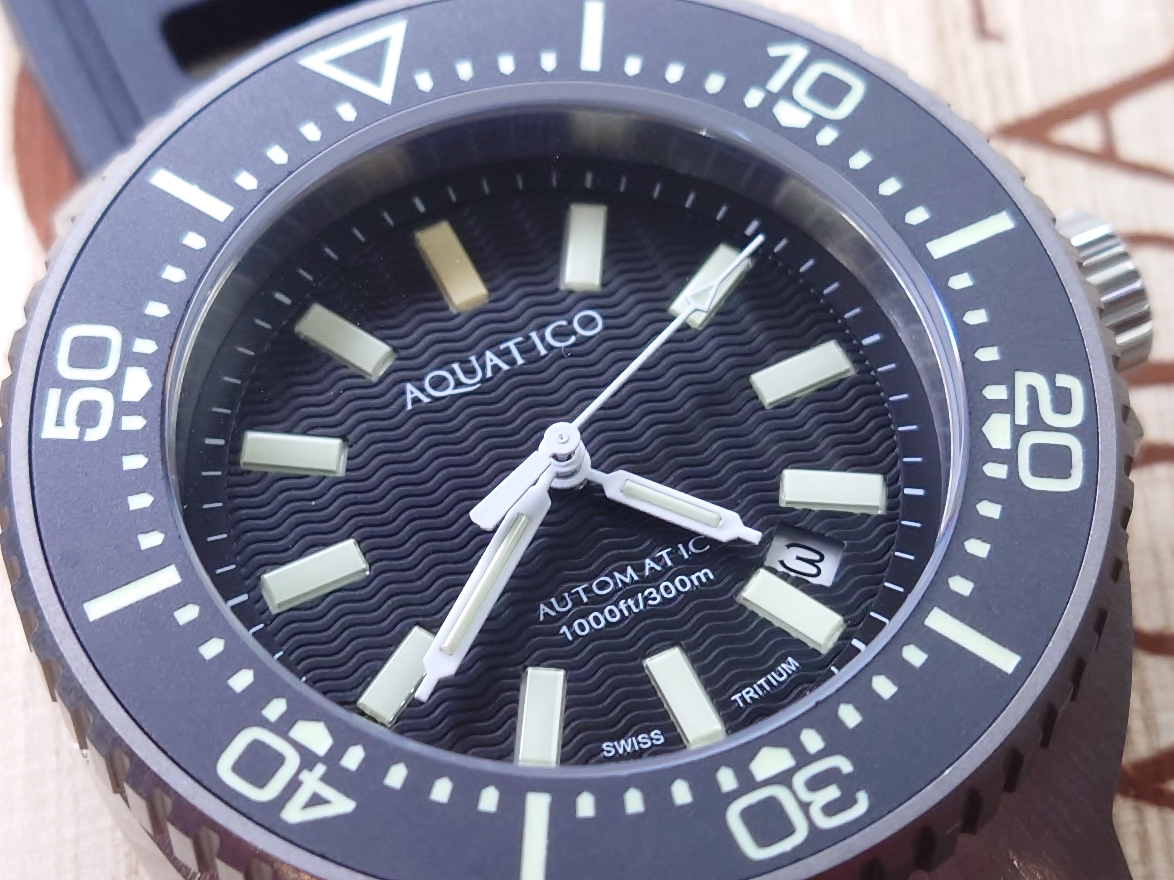 Aquatico T100 Super Marine Titanium Tritium 5 級鈦合金超級夜光機械錶
