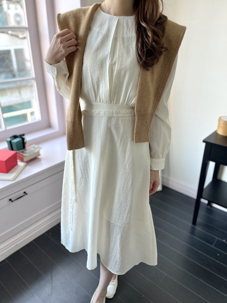 Pleated Yoke Detail Dress (Ivory)