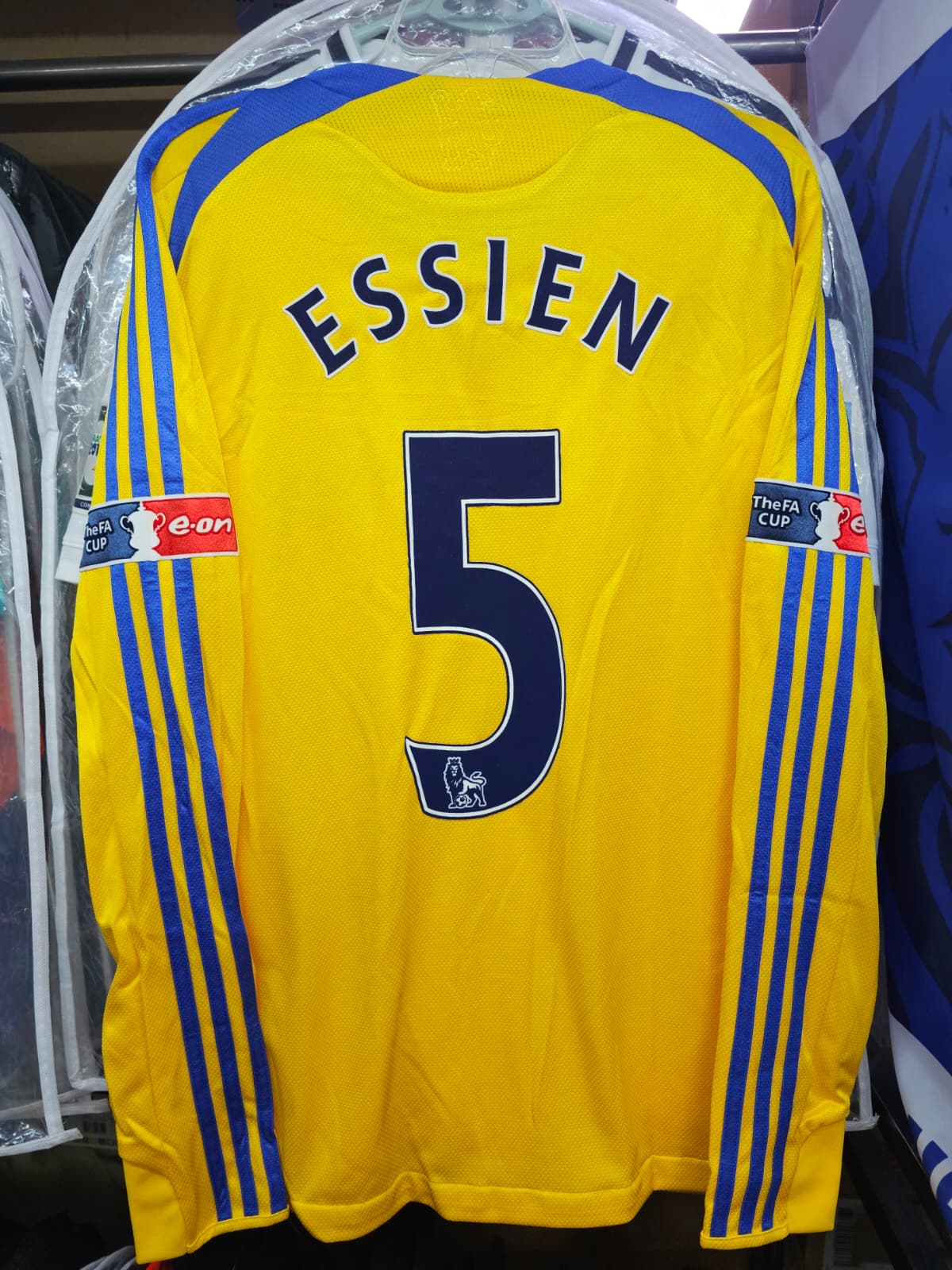 2008-09 Chelsea 3RD Shirt #5 ESSIEN - BNWT - (M)