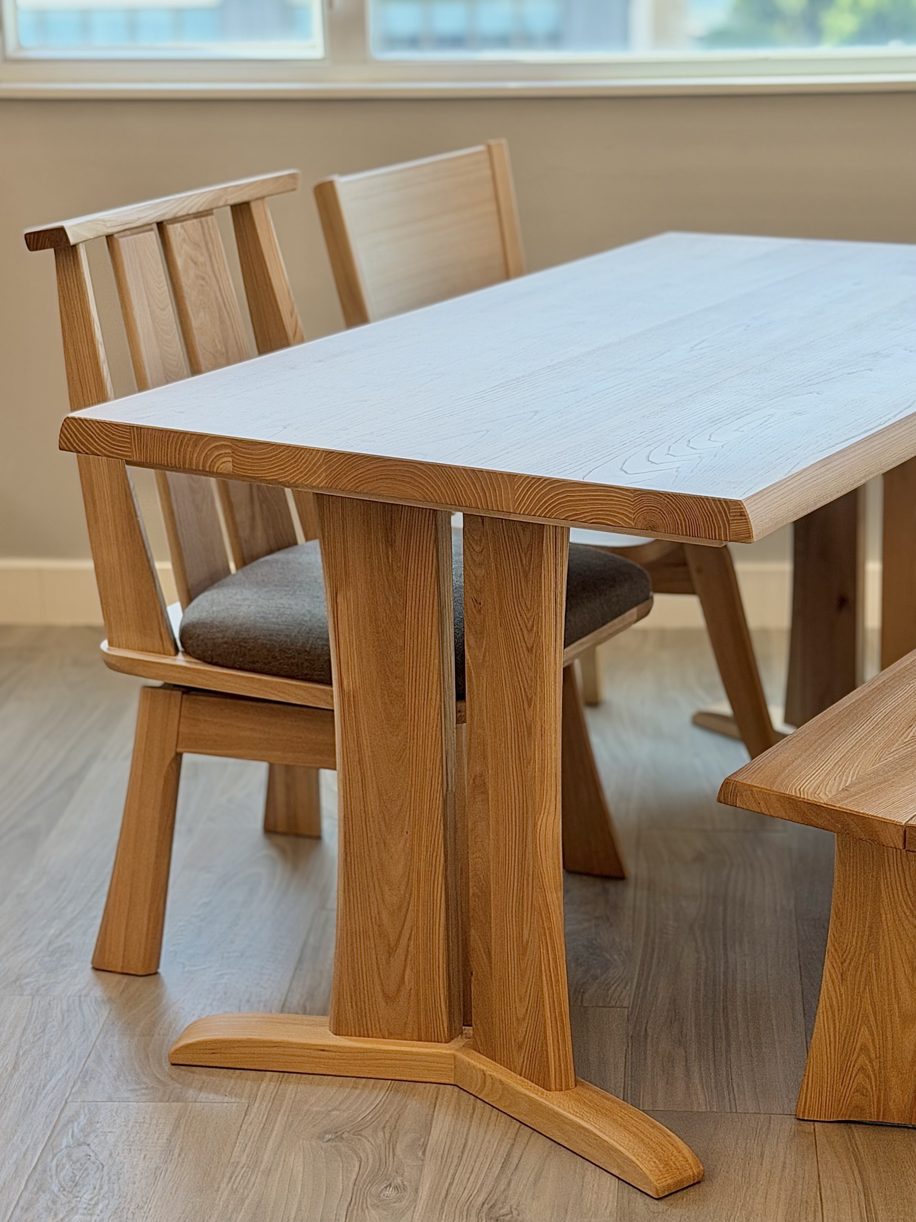 新品推介KOBE Dining Table