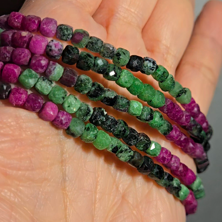 Faceted ruby in zoisite bead bracelets with UV - JW79