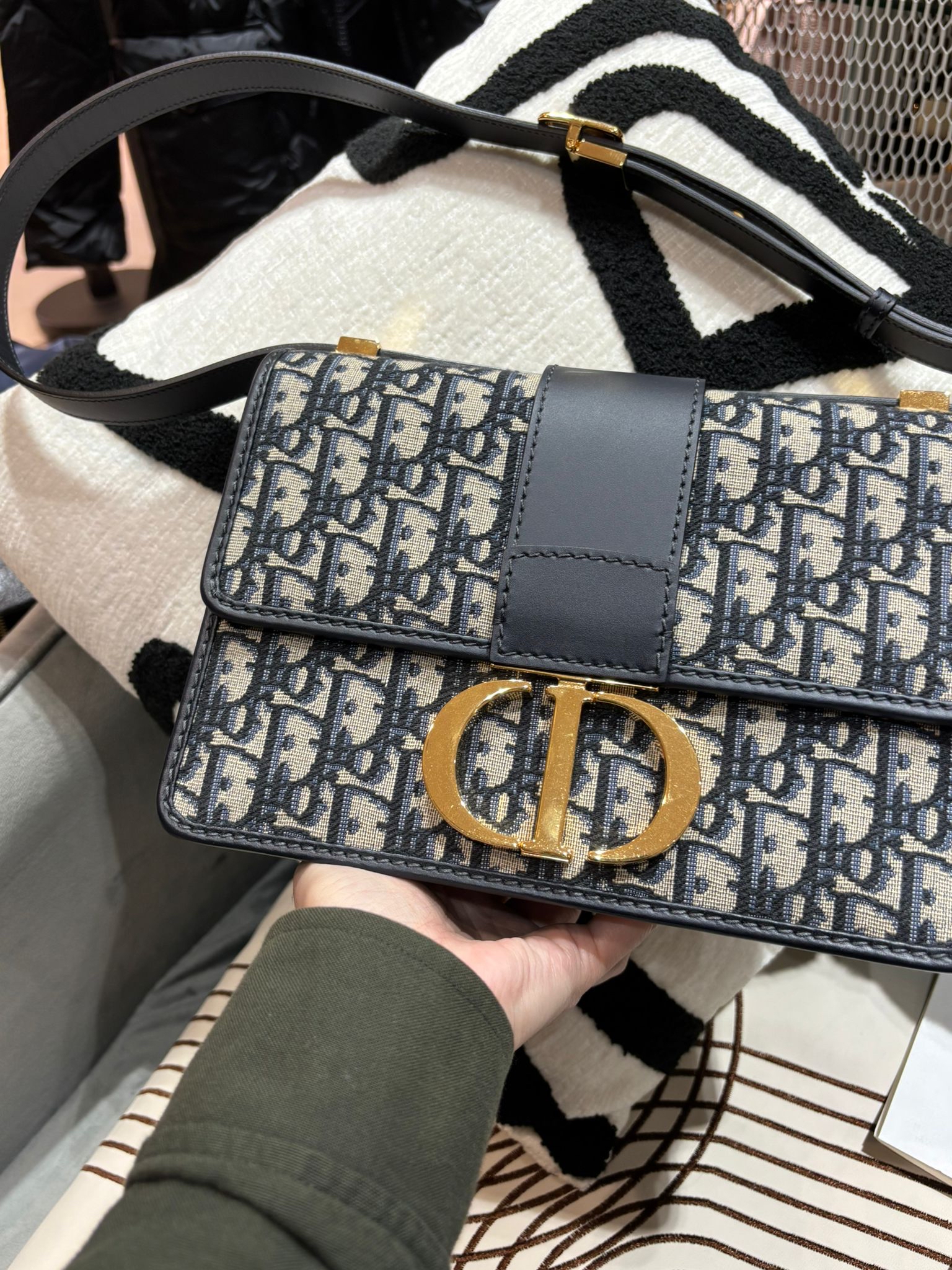 DIOR Oblique 30 Montaigne Shoulder Bag 100%Authentic, 98%New ✅ certificate✅dust bag✅Box