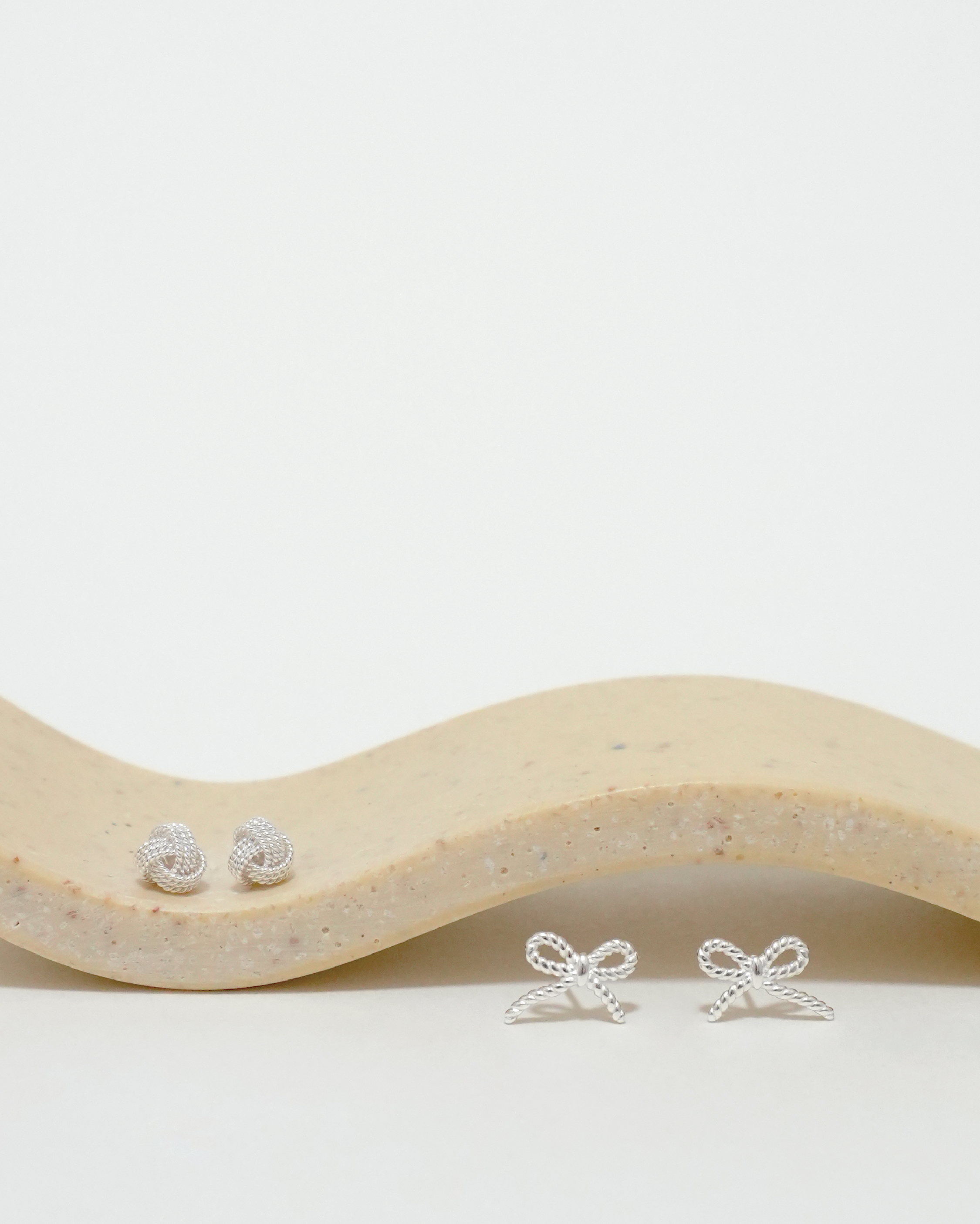 Woven Sleek Bow Earrings 