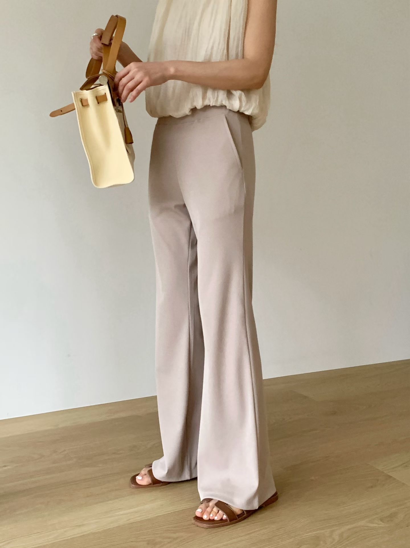 Elastic pants with pocket 