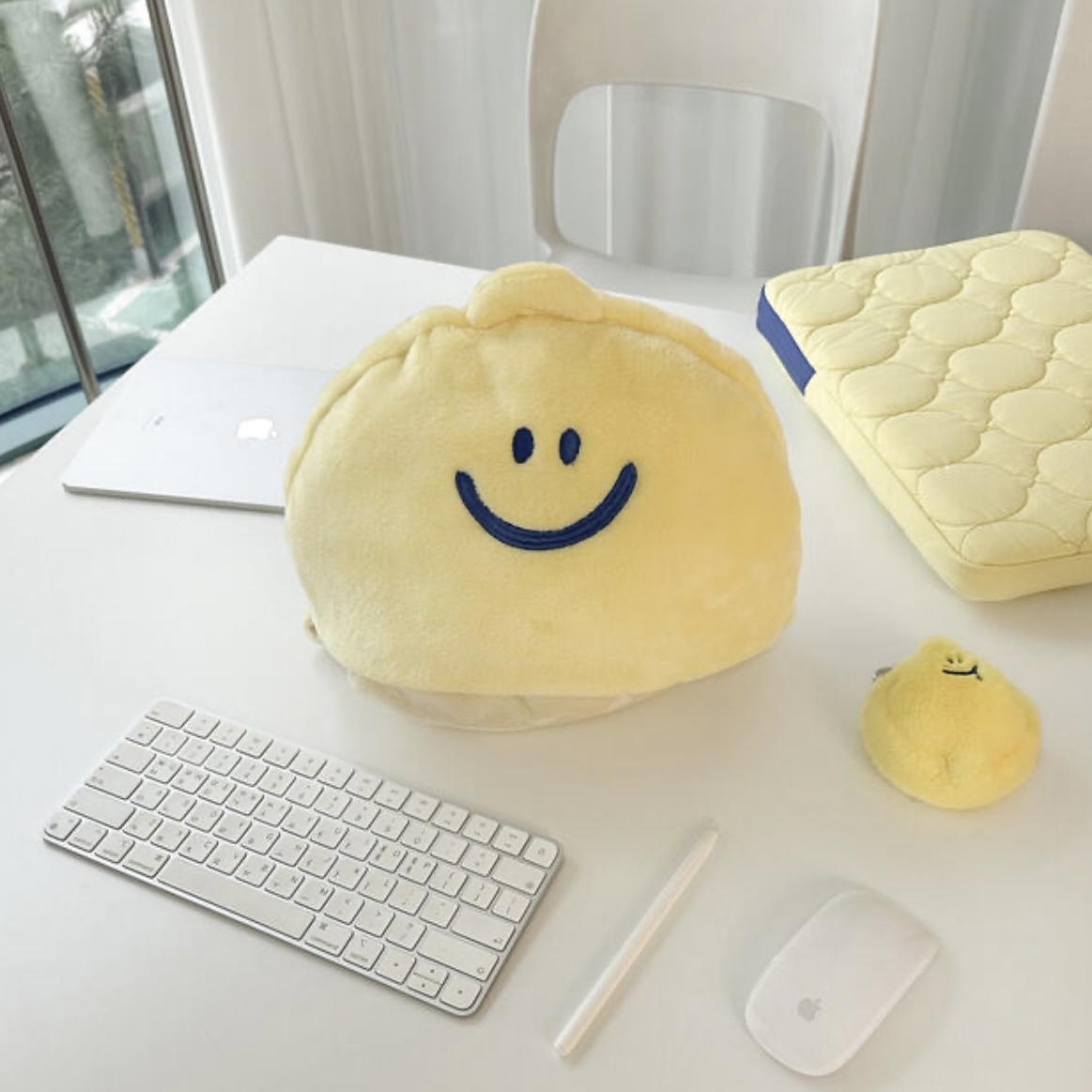 [SECOND MORNING] Lemony Hooded Blanket