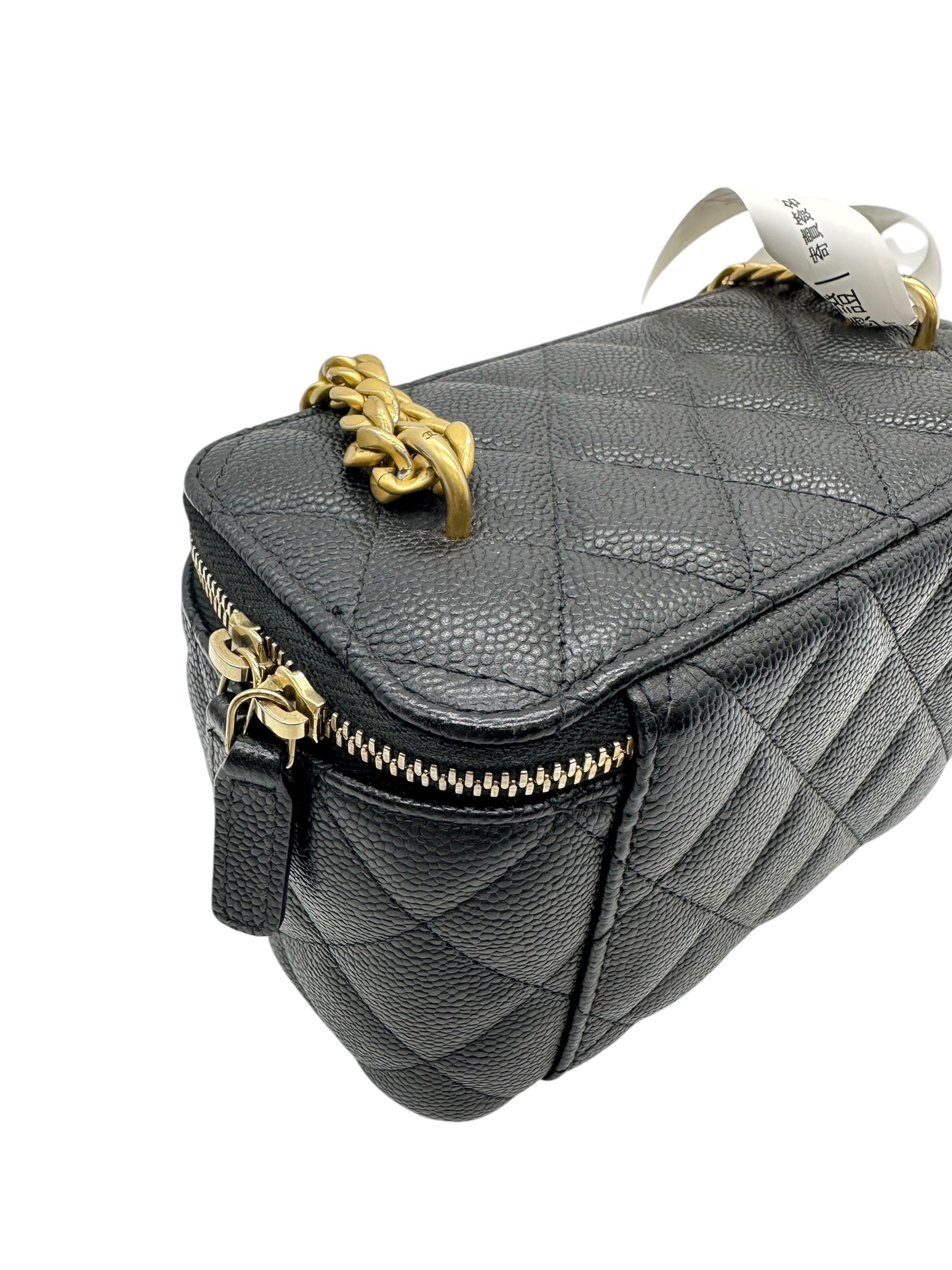Pre-Owned CHANEL Vanity Case with Chain / Product Code: 080204