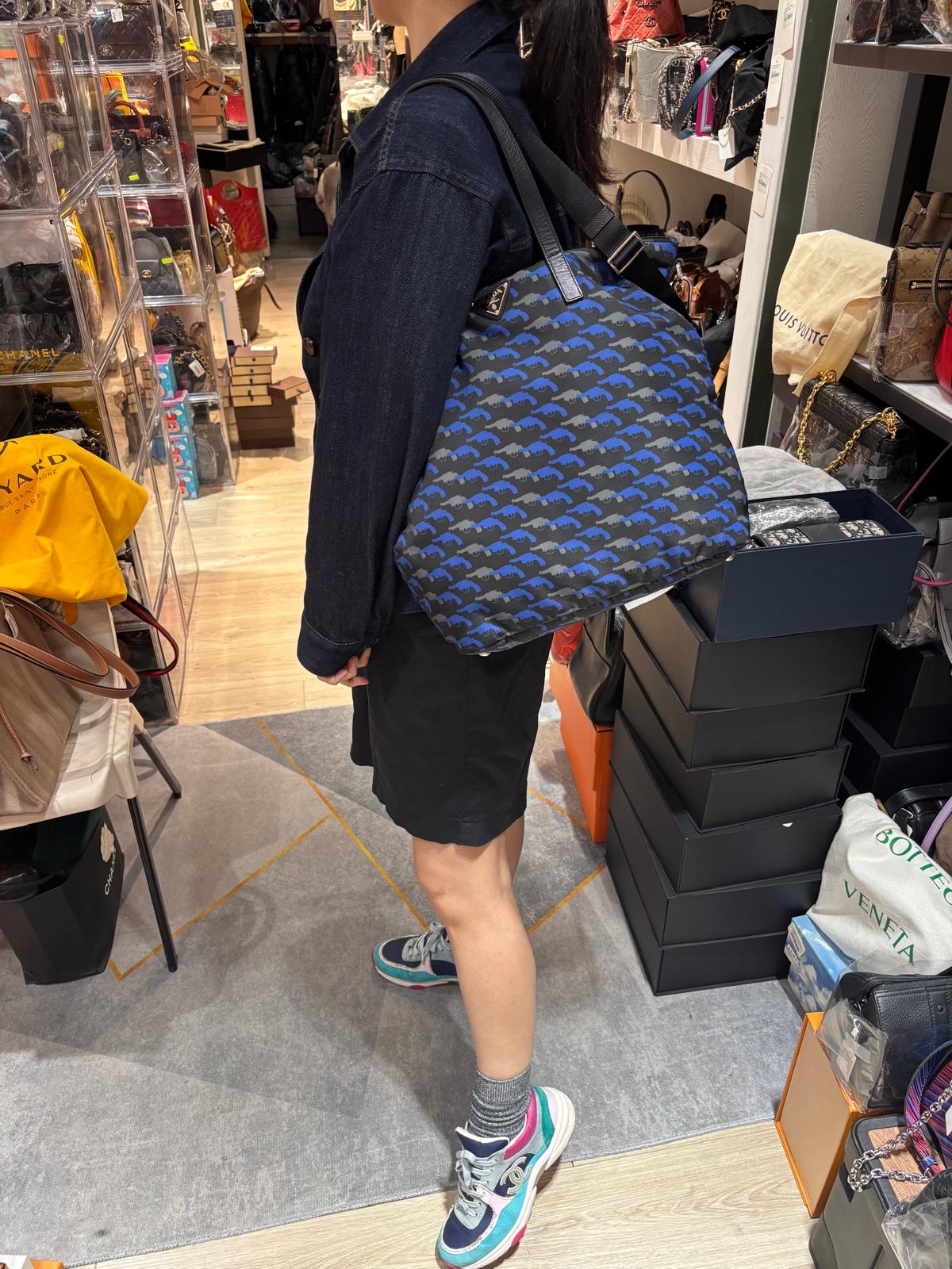 Prada nylon 2way bag with strap Guns 100%Authentic,95%new ✅長肩帶  ✅防塵袋