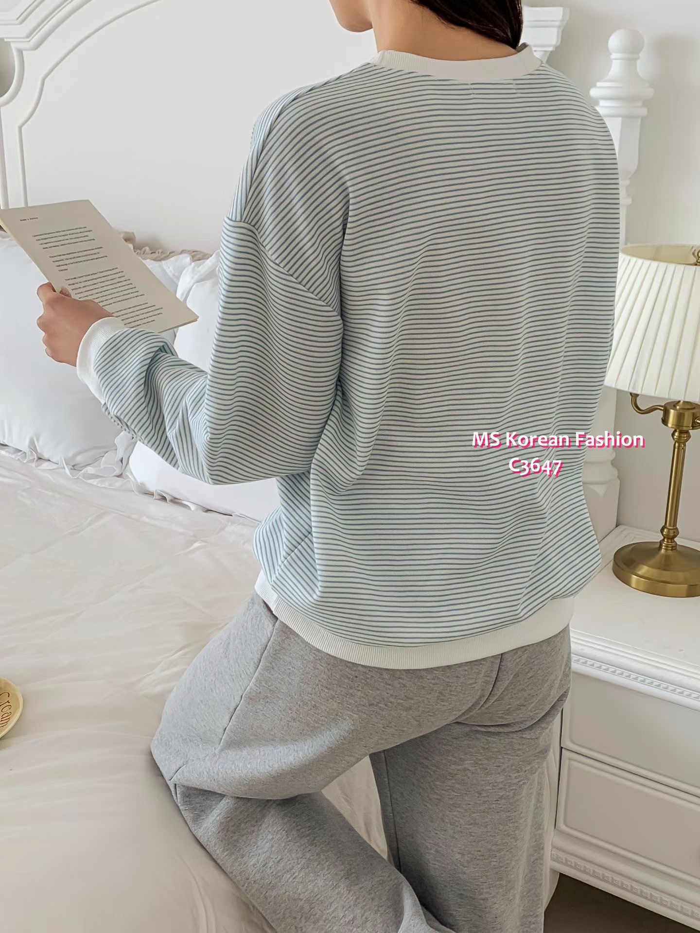 C3647 韓國🇰🇷靚色橫間字母print top