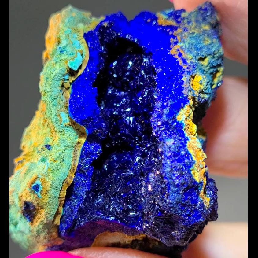 Royal blue azurite malachite chrysocolla specimen - AZ6