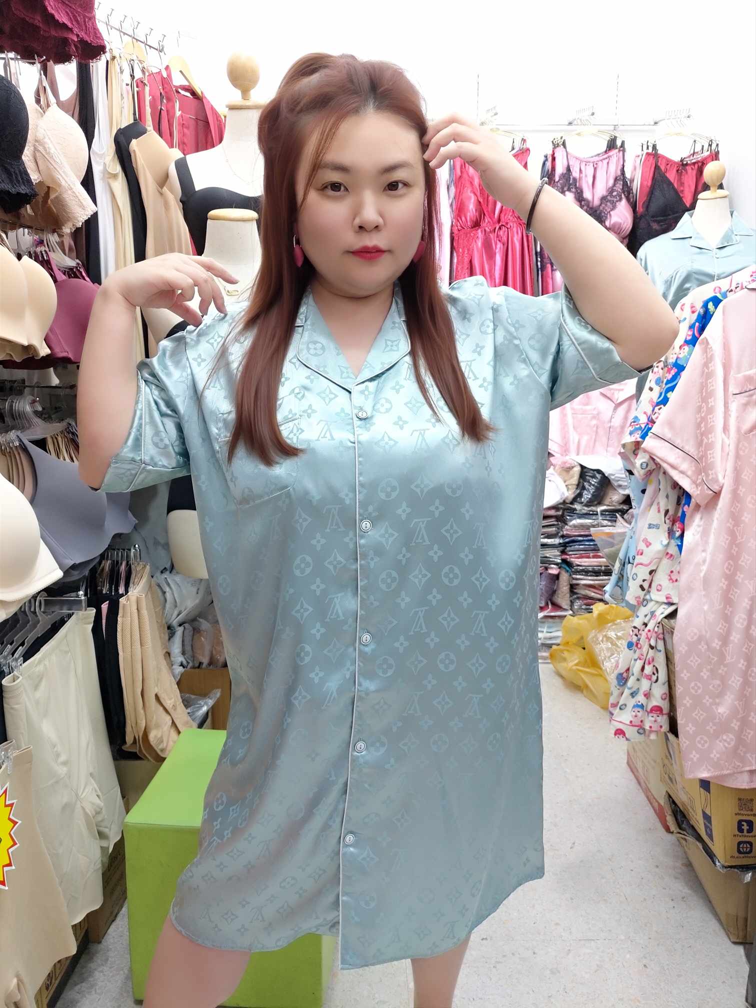 ENE20 缎面大牌LOGO睡裙