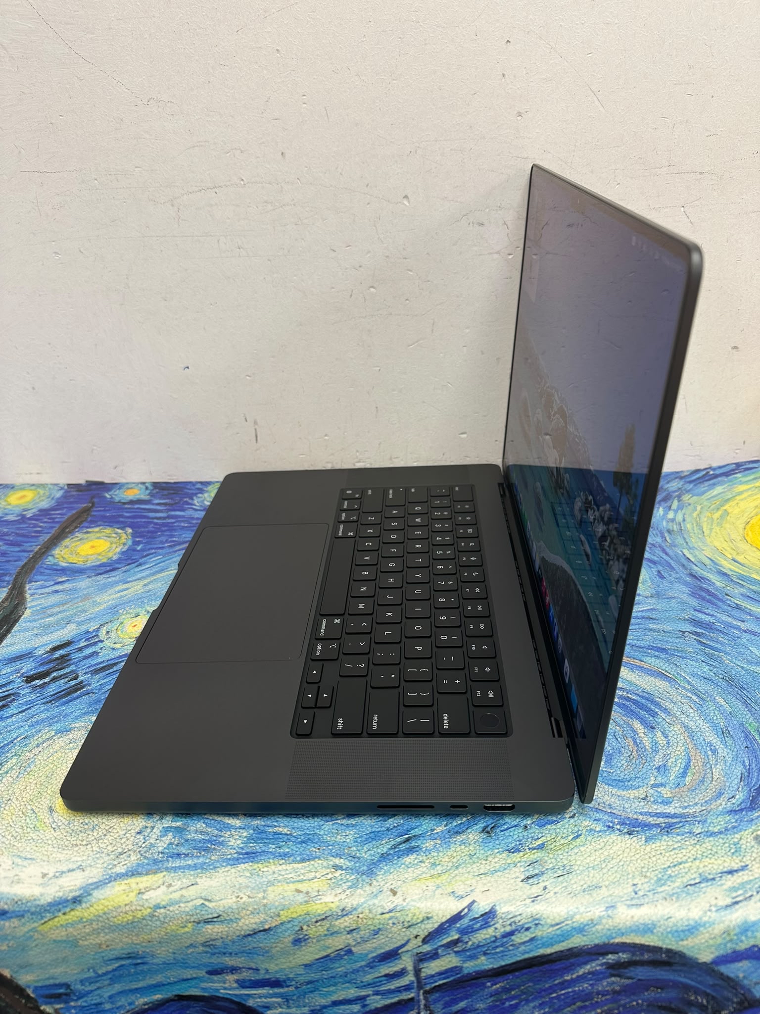 #6174 APPLE  MacBook Pro 2024/ M4 Max CPU /128GB Ram/1TB SSD/40核心GPU/16核心 CPU/Liquid Retina XDR Mon/16寸 /黑色 / 畫圖/剪片/ Gaming Laptop/ 頂級/ 專業