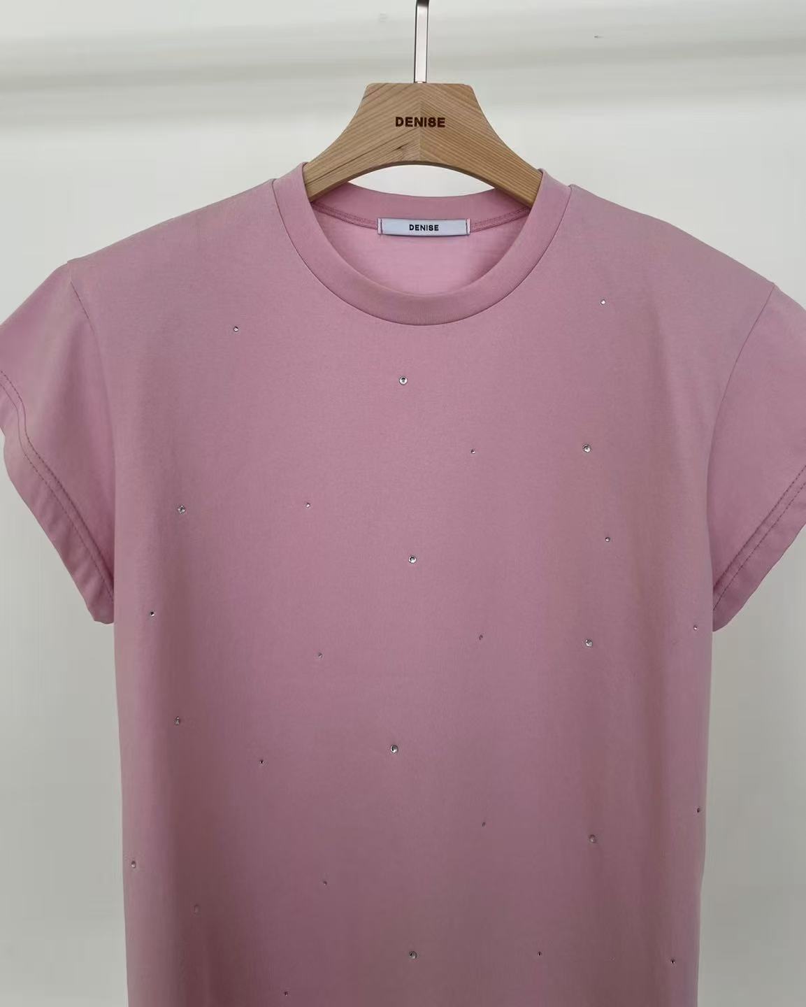 Loose Fit Black Cotton T-Shirt with Rhinestone Embellishments ‖ 钻石点缀宽松黑色棉T恤 KR01311603