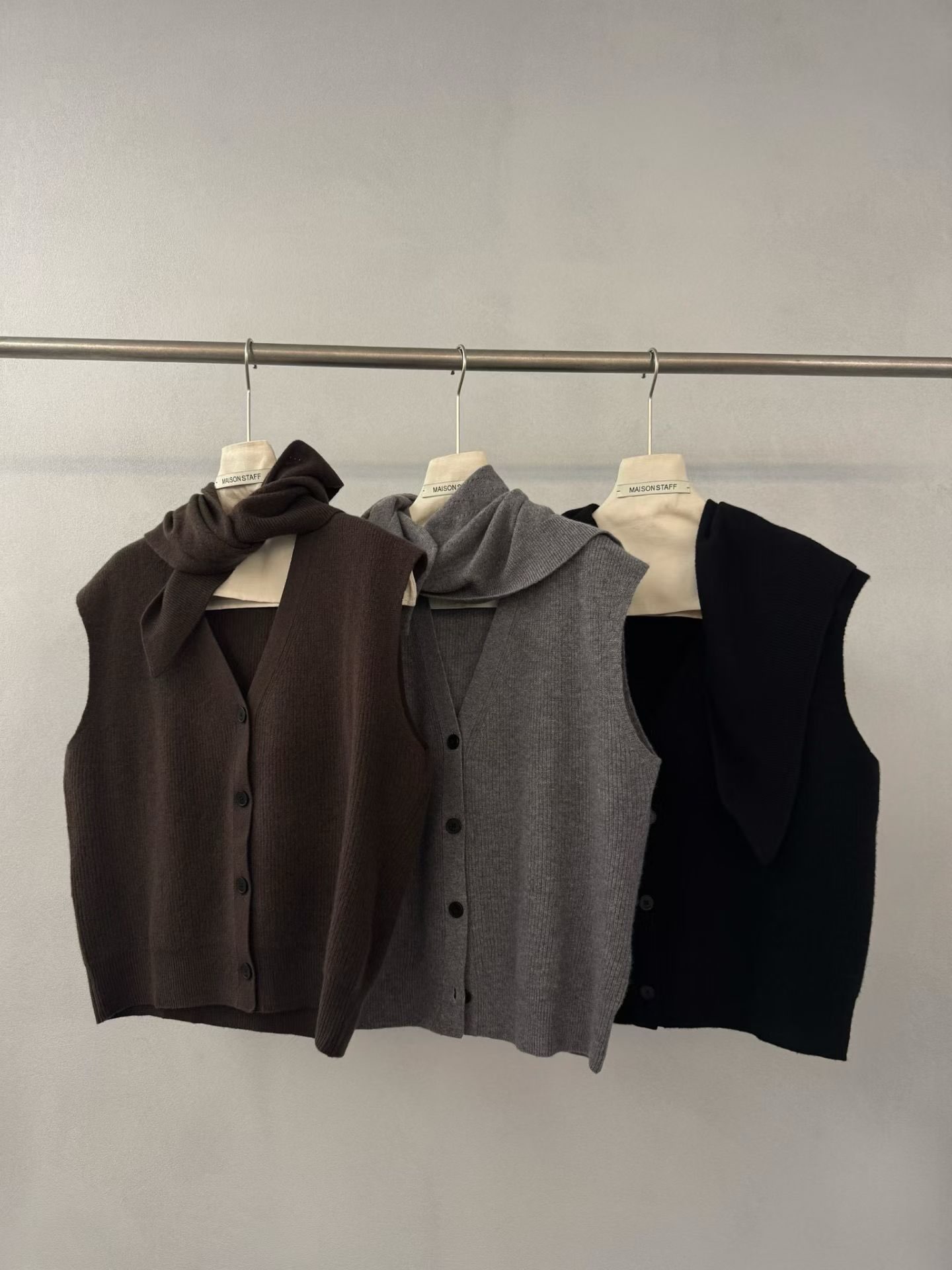 (2026FW) MAISONSTAFF - VEST  WITH SCARF