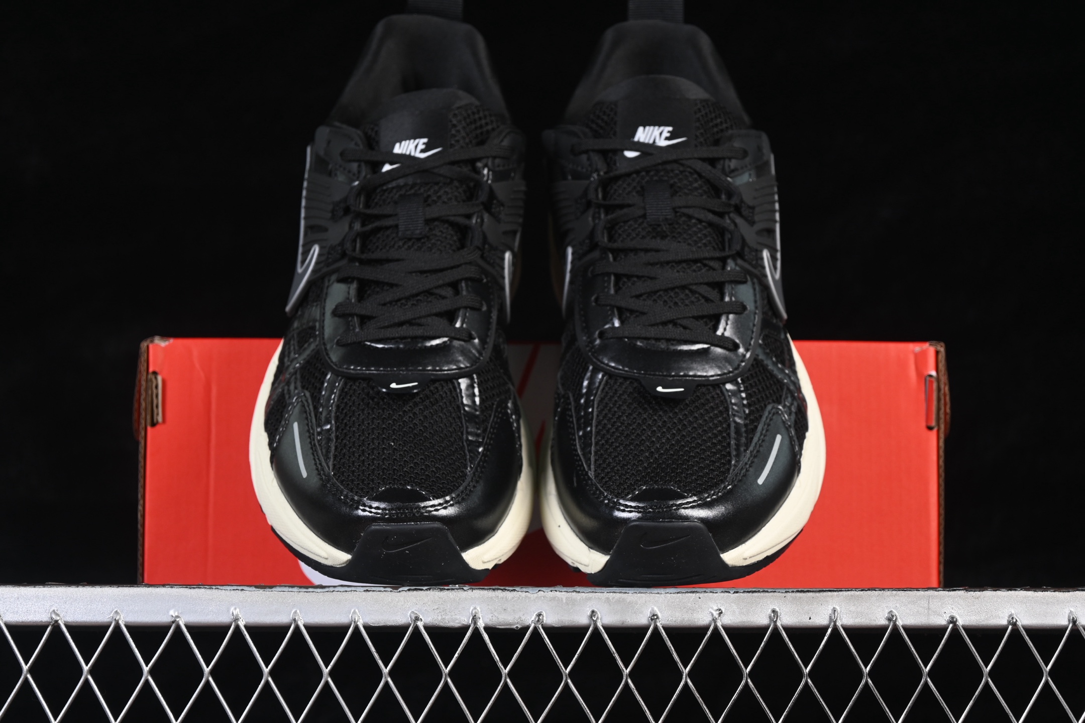 Nike V2K Run FD0736-012