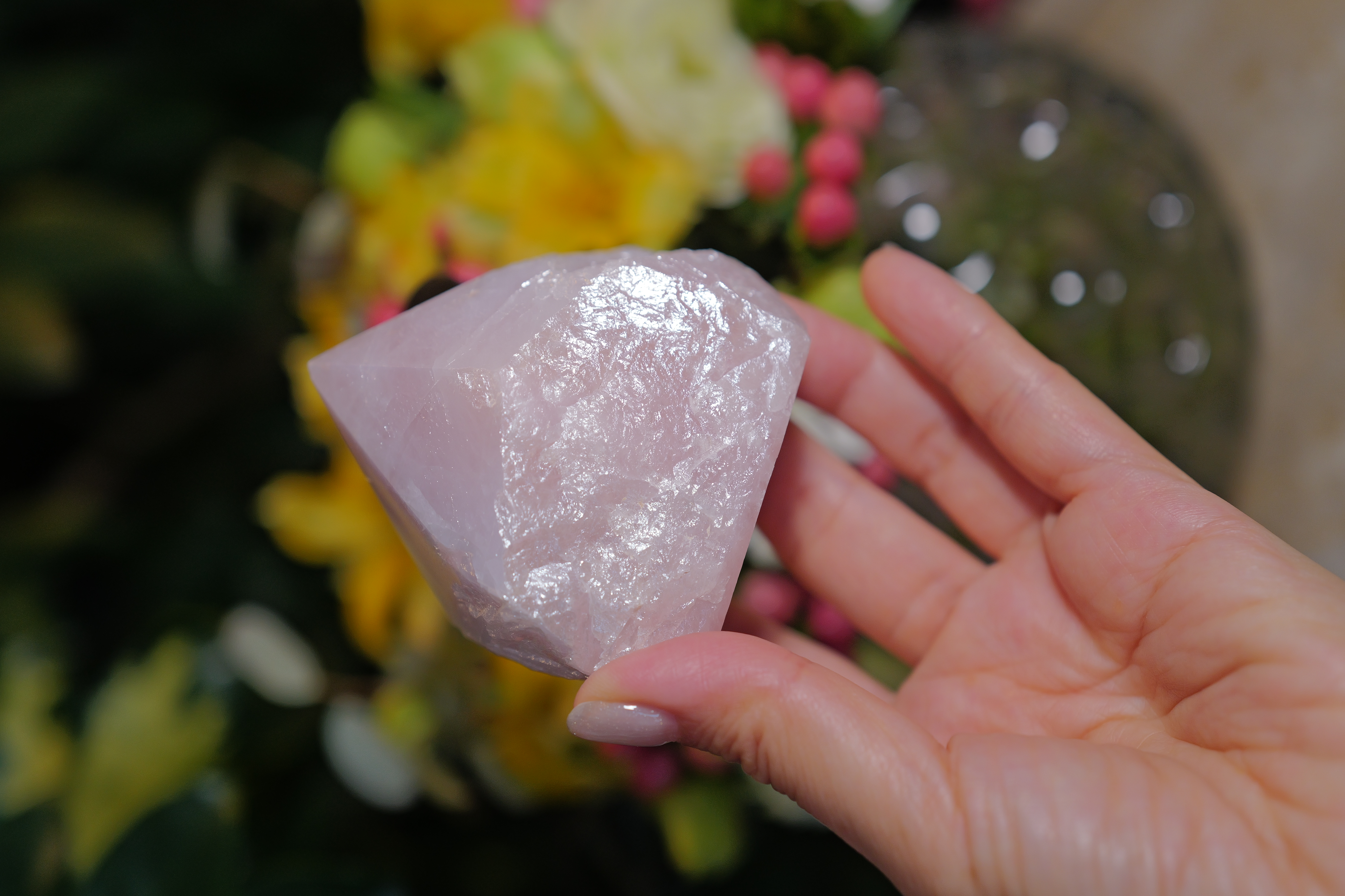༒7.1cm Aura粉水晶金字塔尖擺件༒ RQ*8038C20-RA30*3FT
