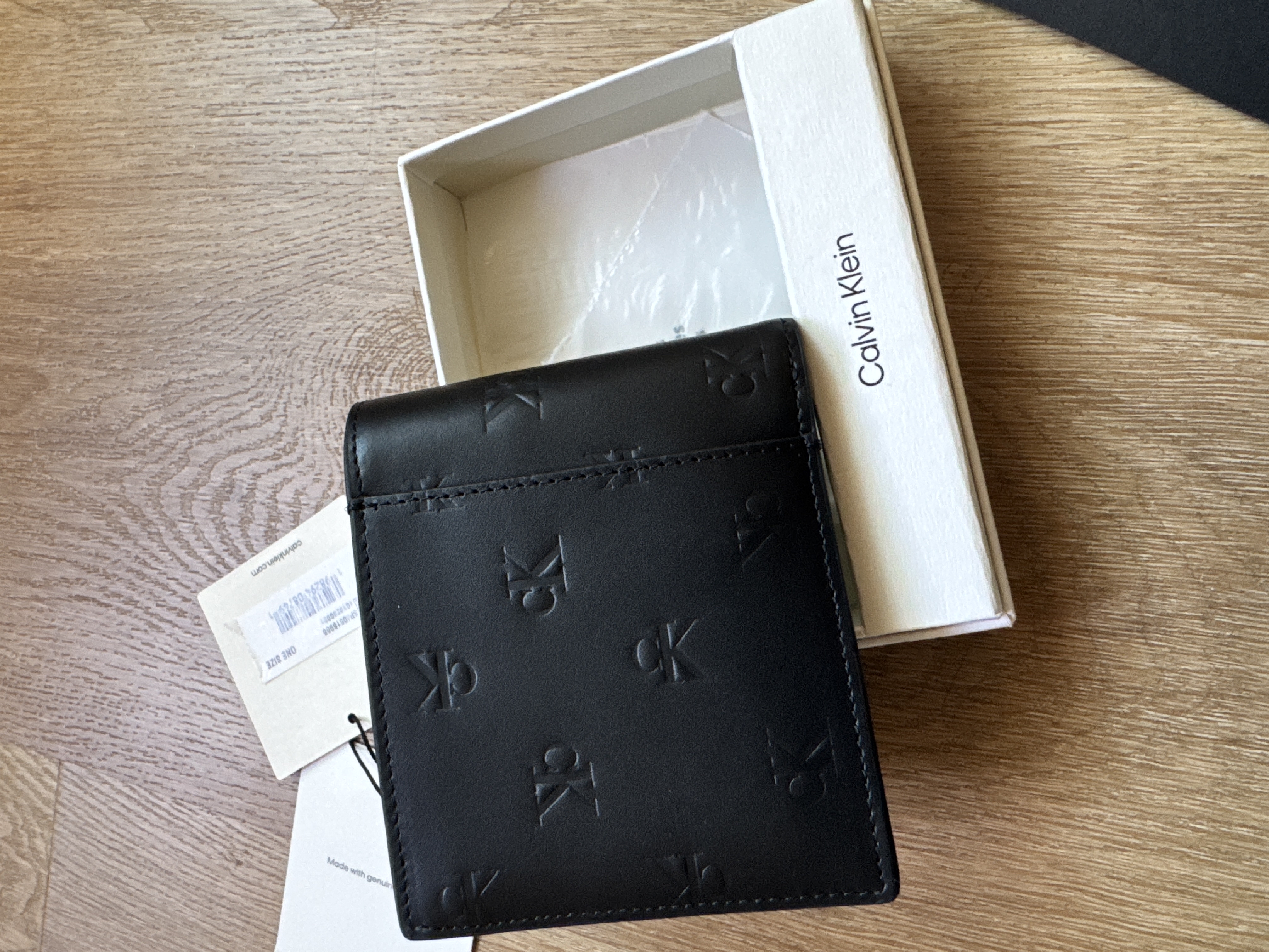 Calvin Klein Logo壓花皮銀包（香港現貨）CK2274