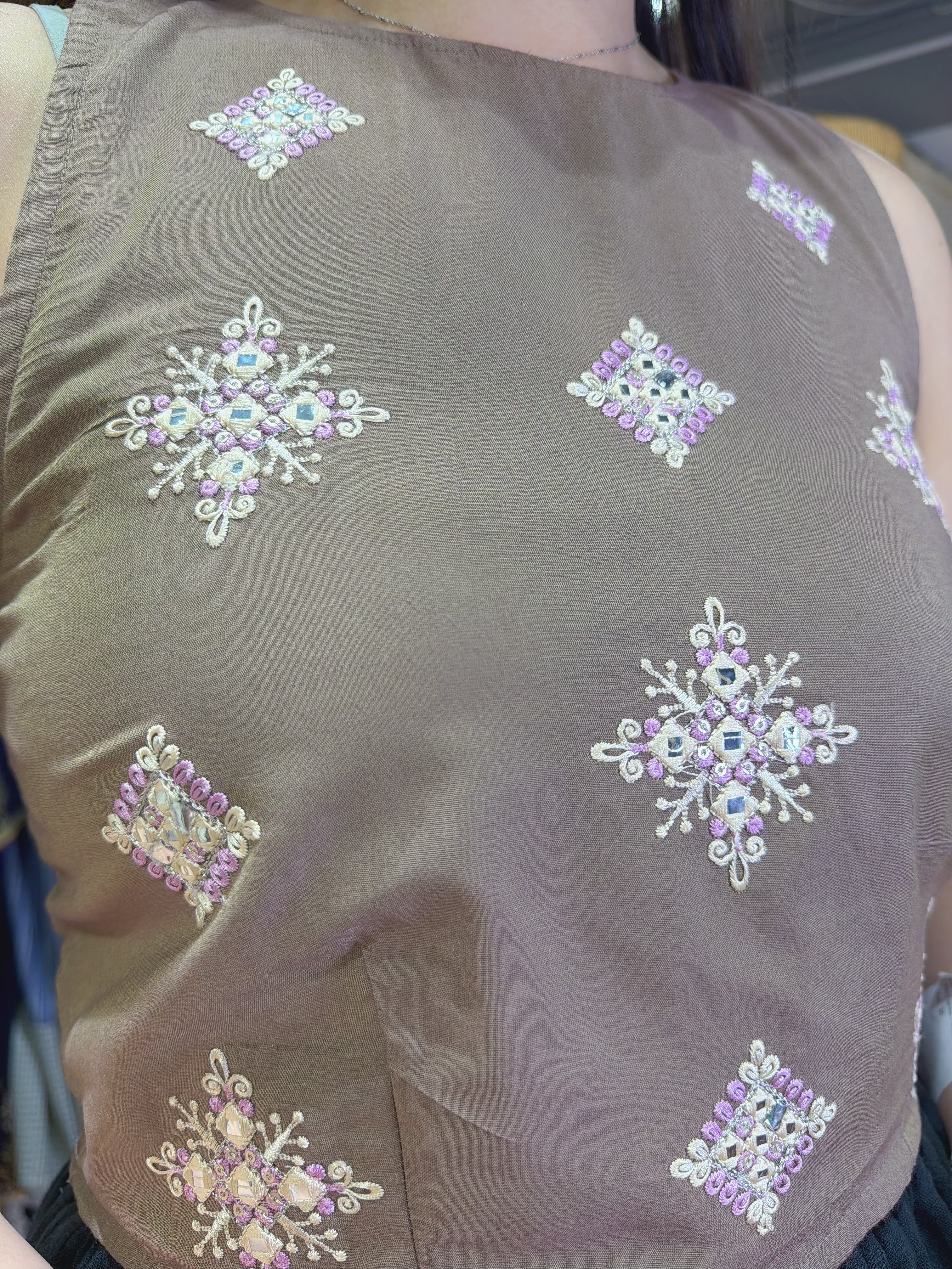 2126 Cocoa X Pink X Purple Emb. SLeeveless Top
