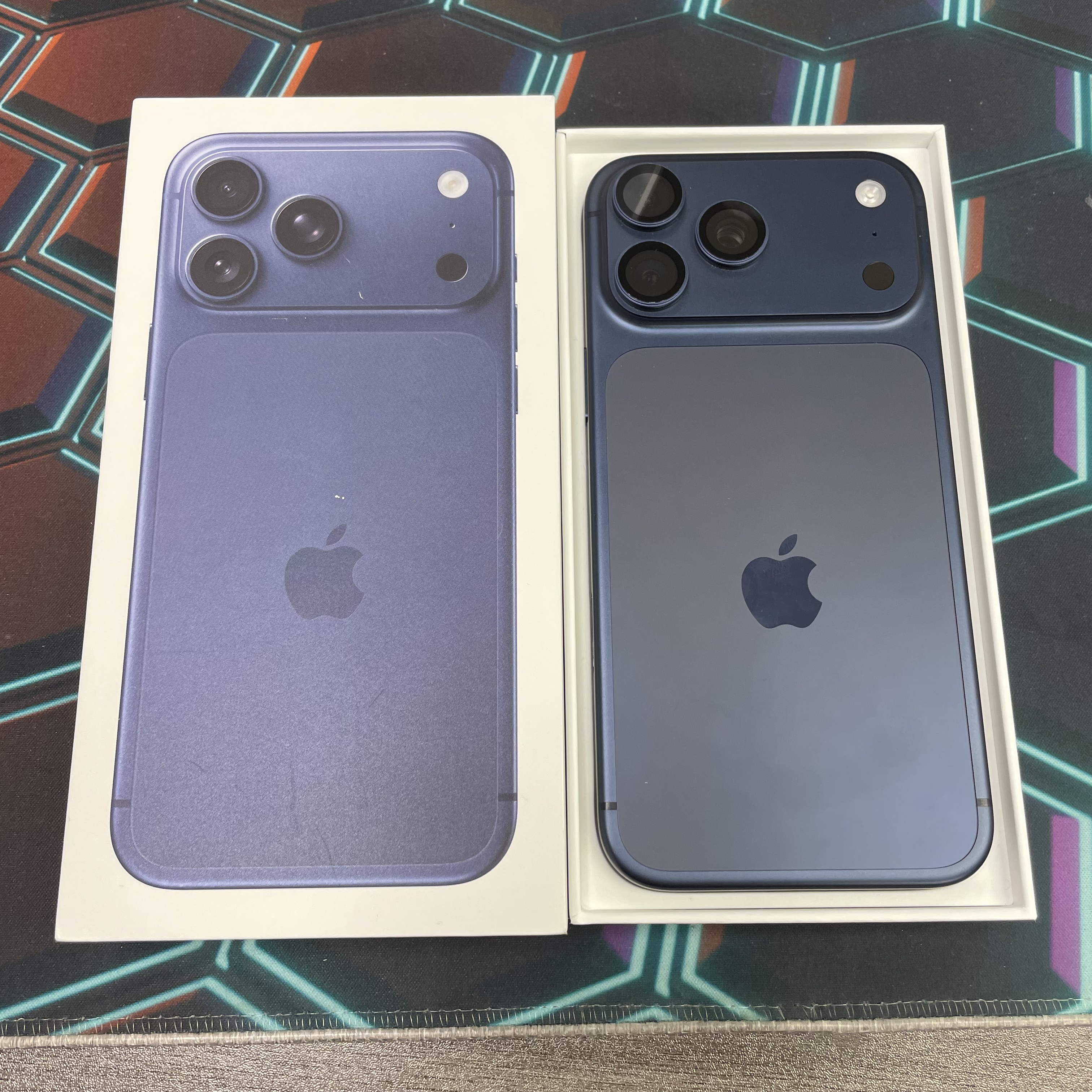 *7927 17 Pro max 完美機 256GB 電100 藍色 blue