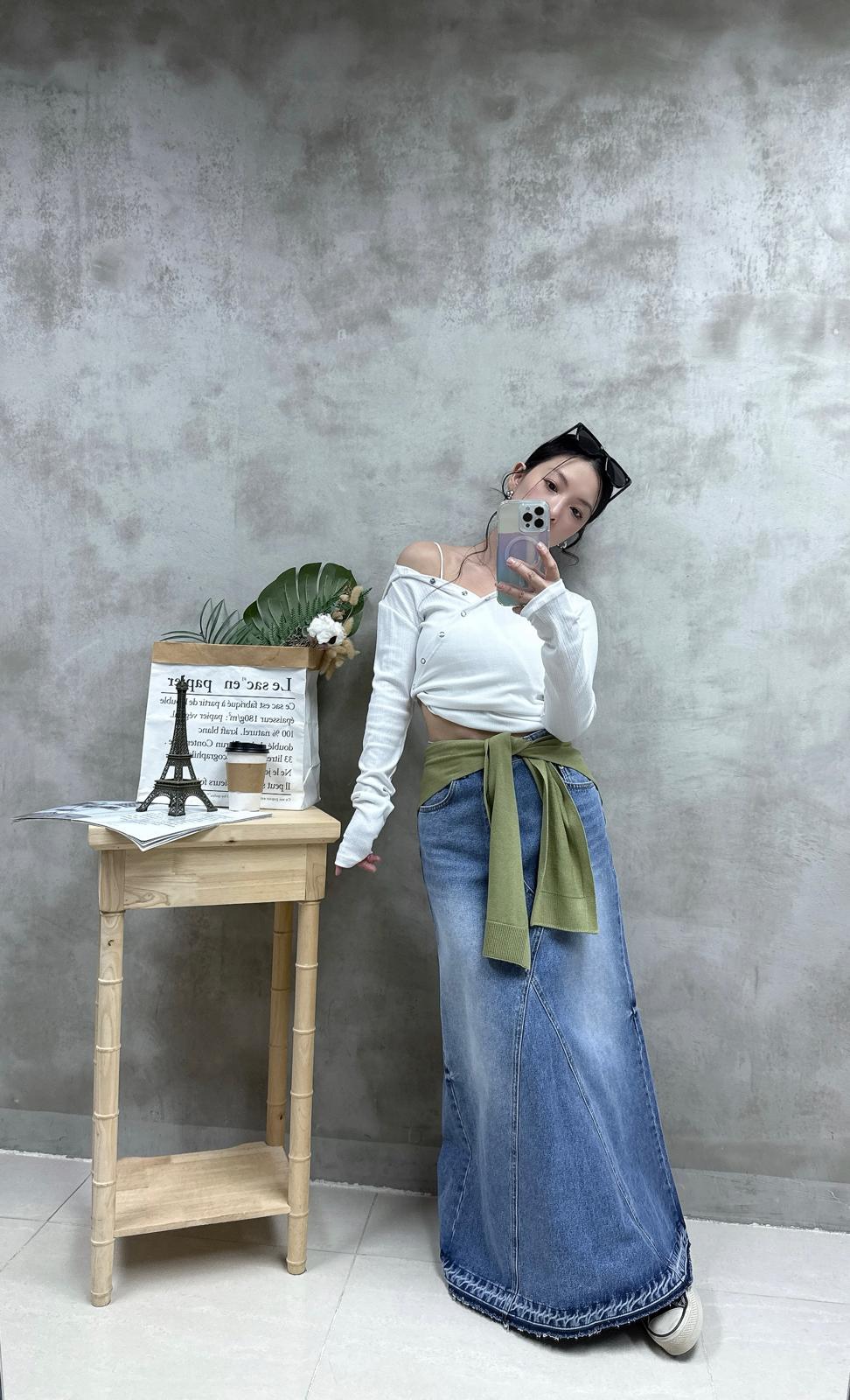 C10 洗水牛仔魚尾裙
